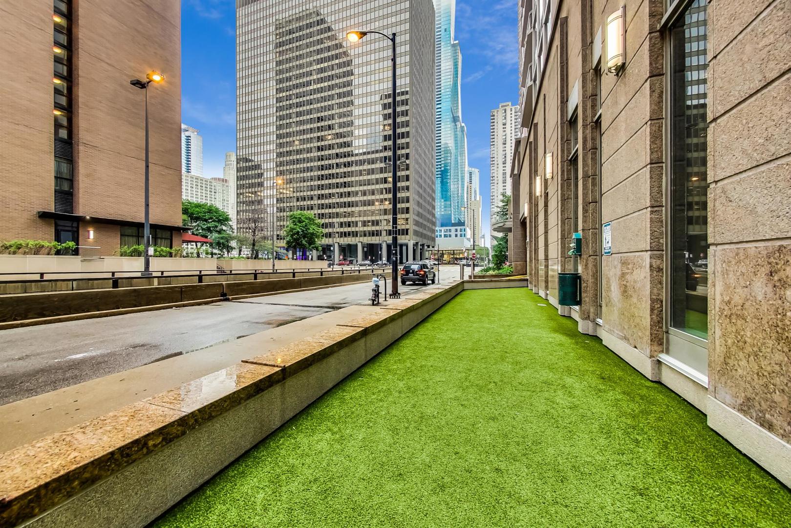 222 N Columbus Dr #1703 Chicago, IL 60601