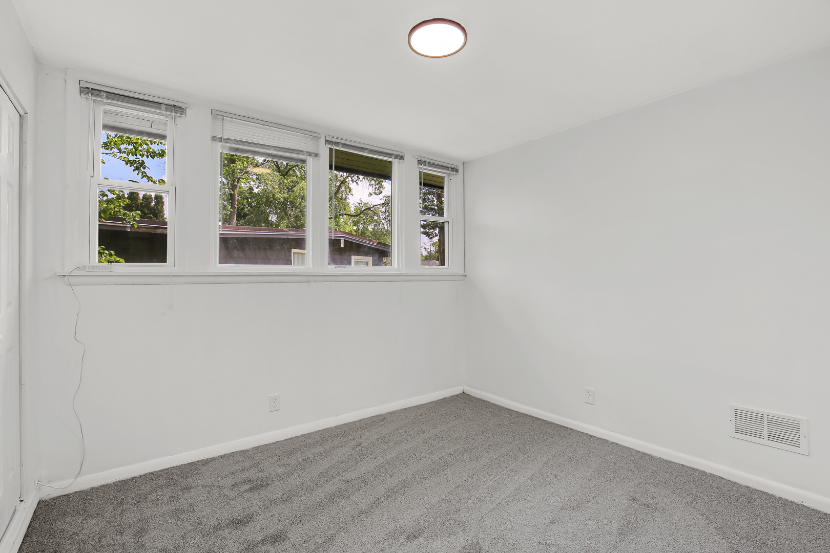 18548 Lyn Ct Homewood, IL 60430