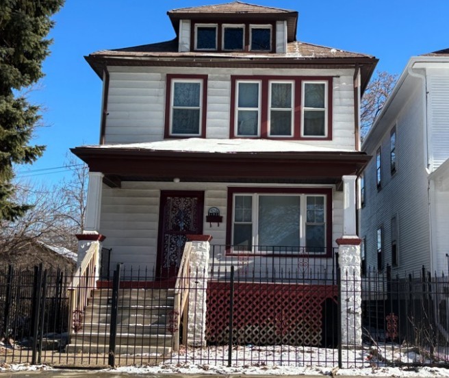 11833 S Indiana Ave Chicago, IL 60628