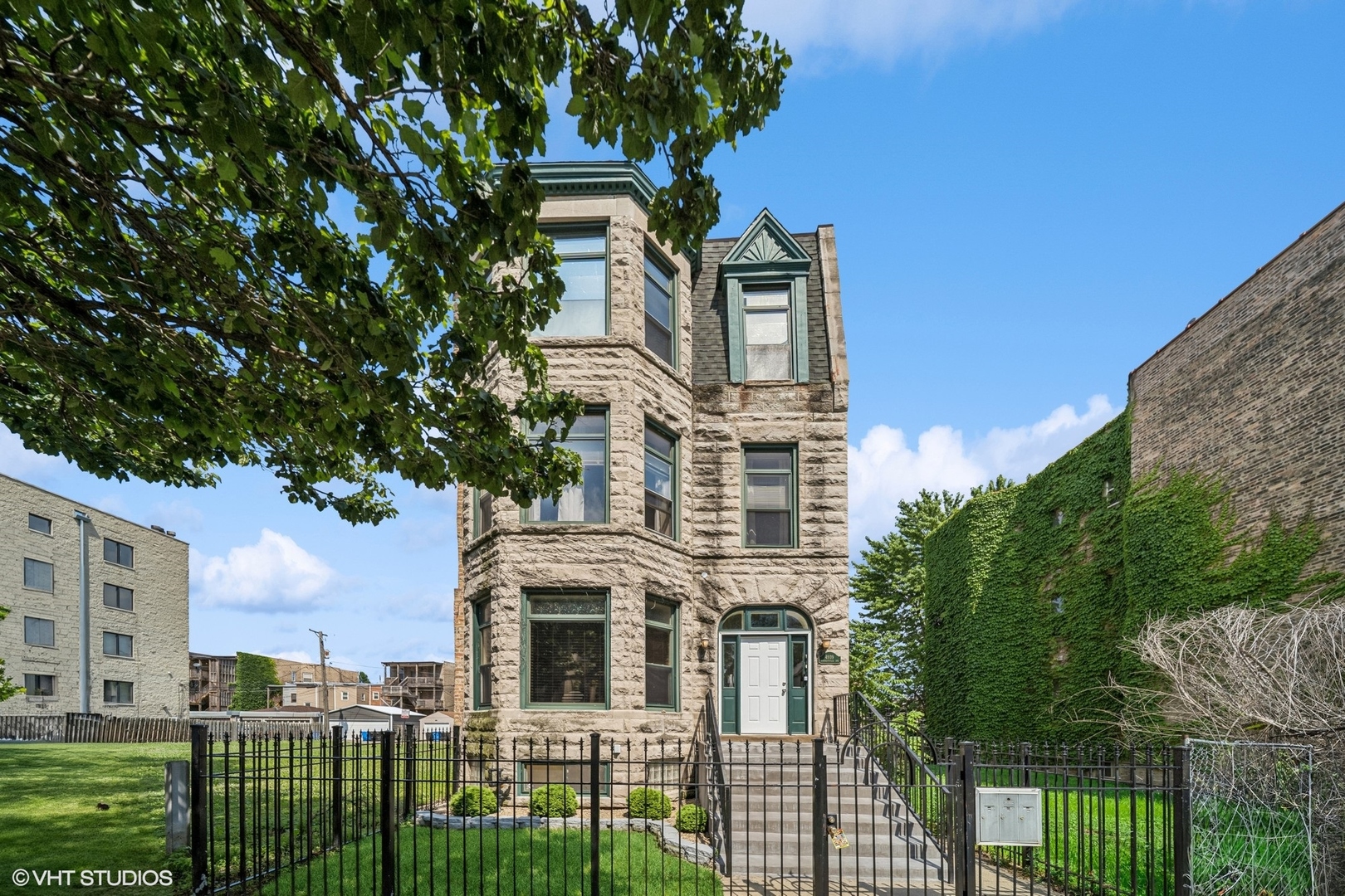 4939 S Forrestville Ave #2
