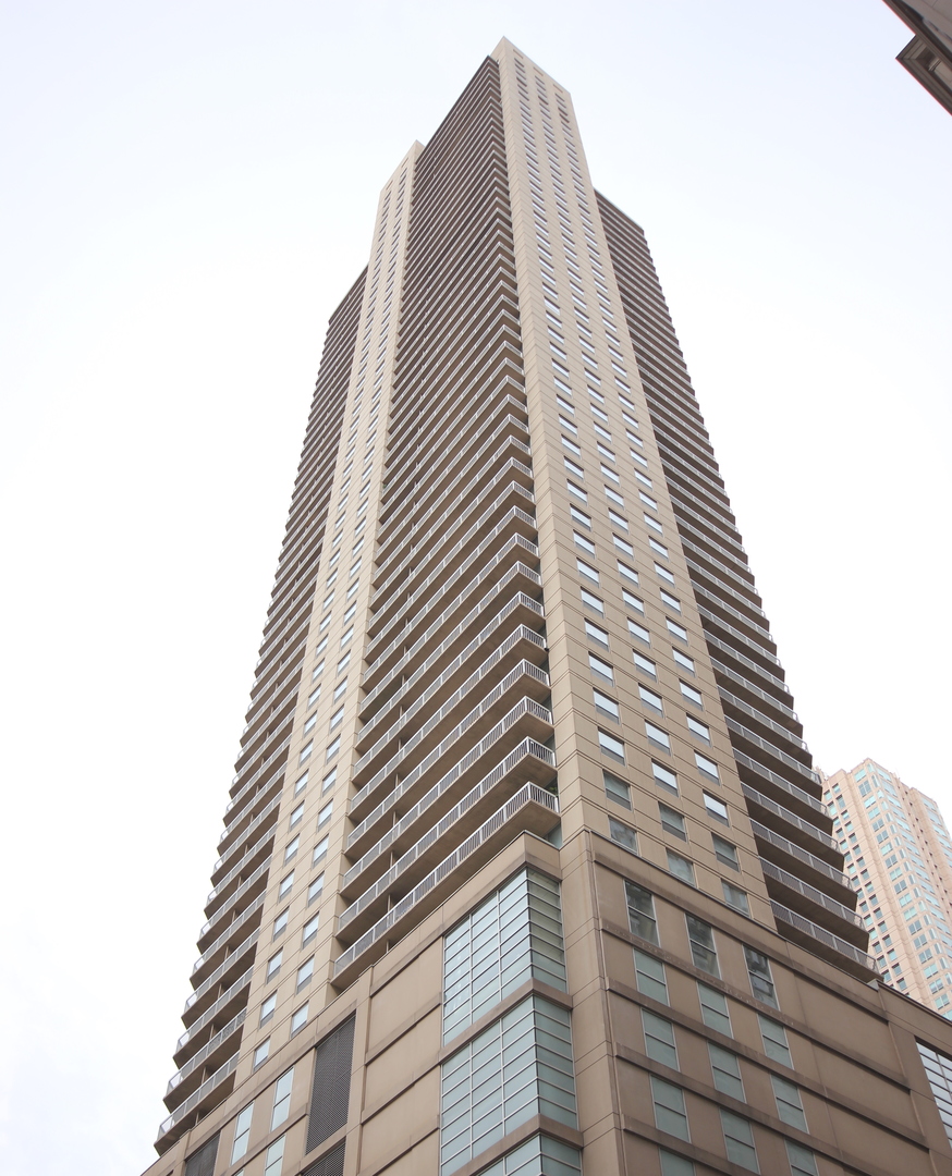 545 N Dearborn St #2608