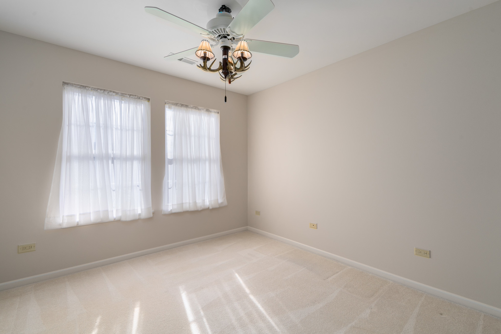 3011 Hvn Ln Joliet, IL 60435