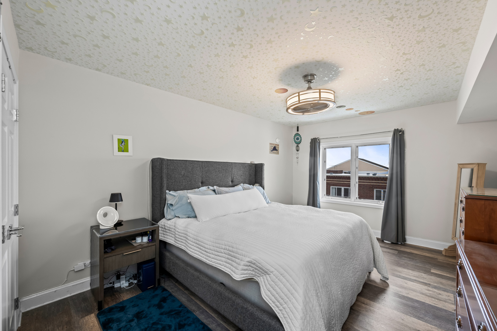 7041 W Touhy Ave #607 Niles, IL 60714