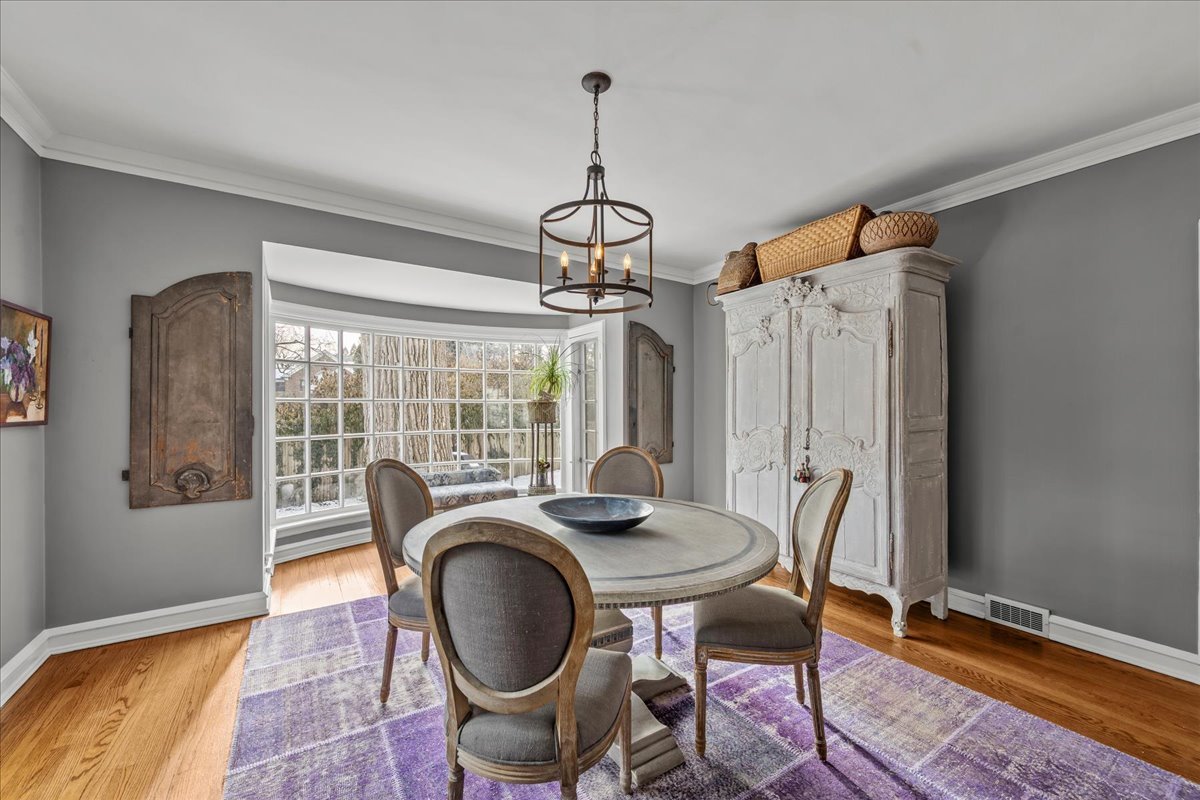 1163 Romona Rd Wilmette, IL 60091