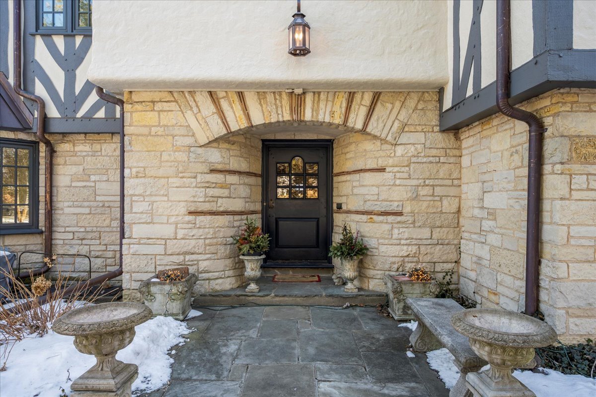 1163 Romona Rd Wilmette, IL 60091