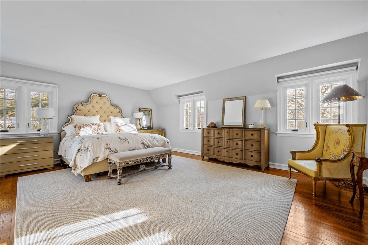 1163 Romona Rd Wilmette, IL 60091