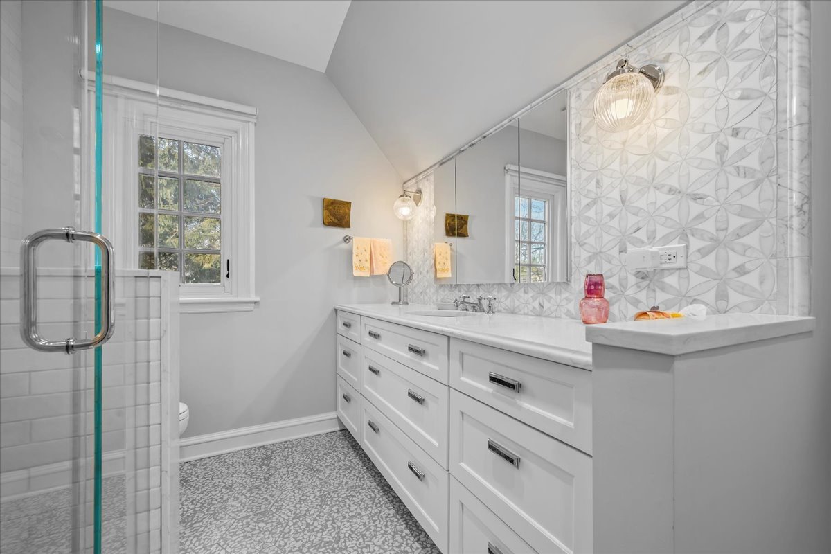 1163 Romona Rd Wilmette, IL 60091