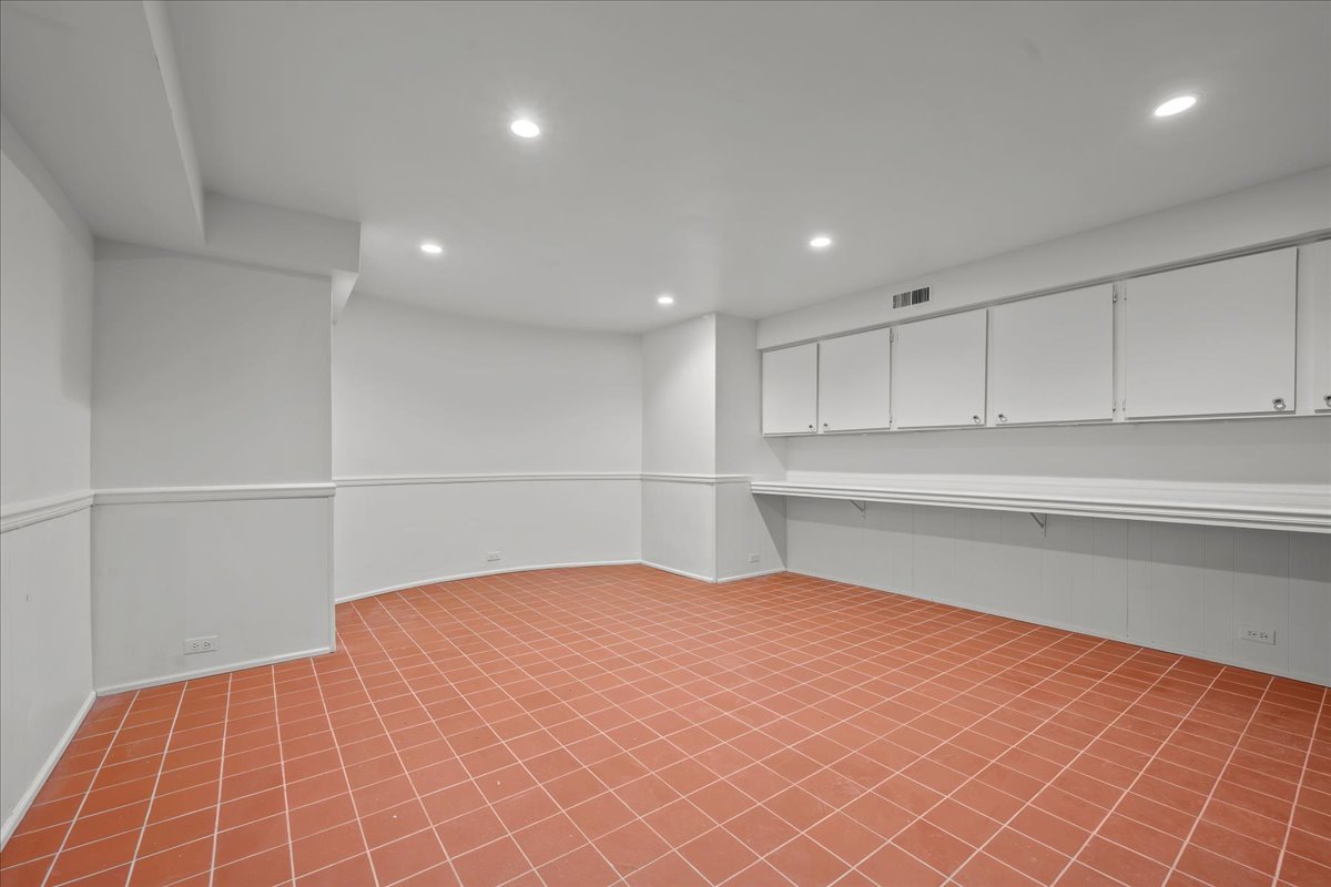 1163 Romona Rd Wilmette, IL 60091