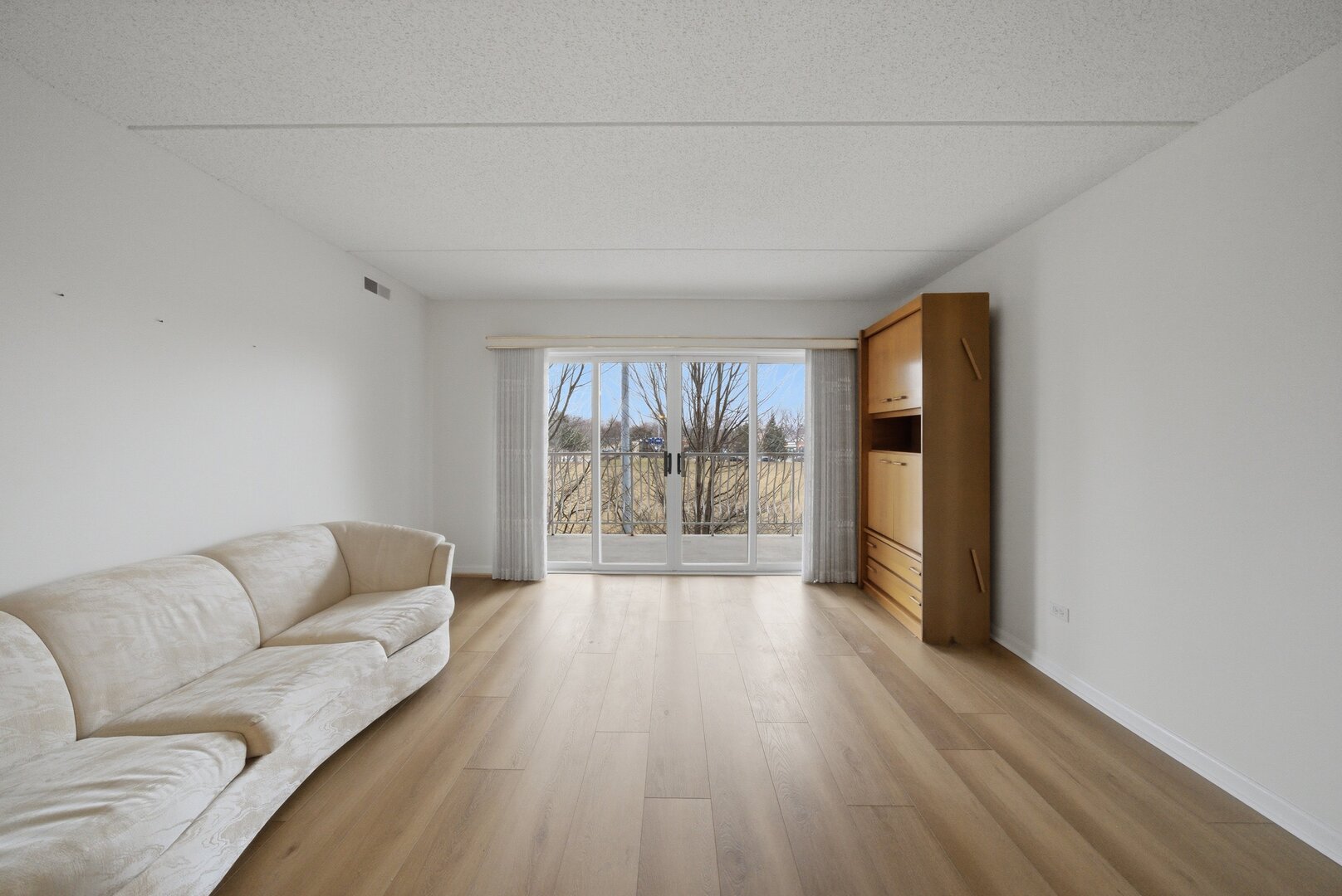 7081 W Touhy Ave #407 Niles, IL 60714