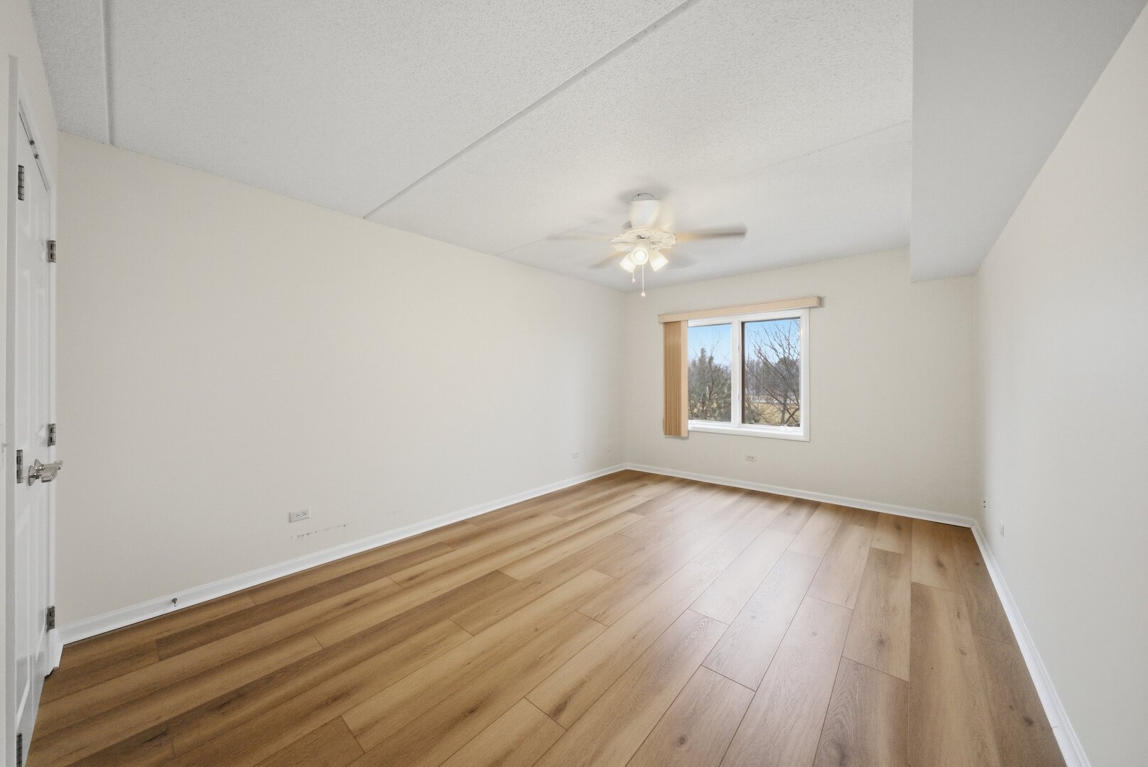 7081 W Touhy Ave #407 Niles, IL 60714