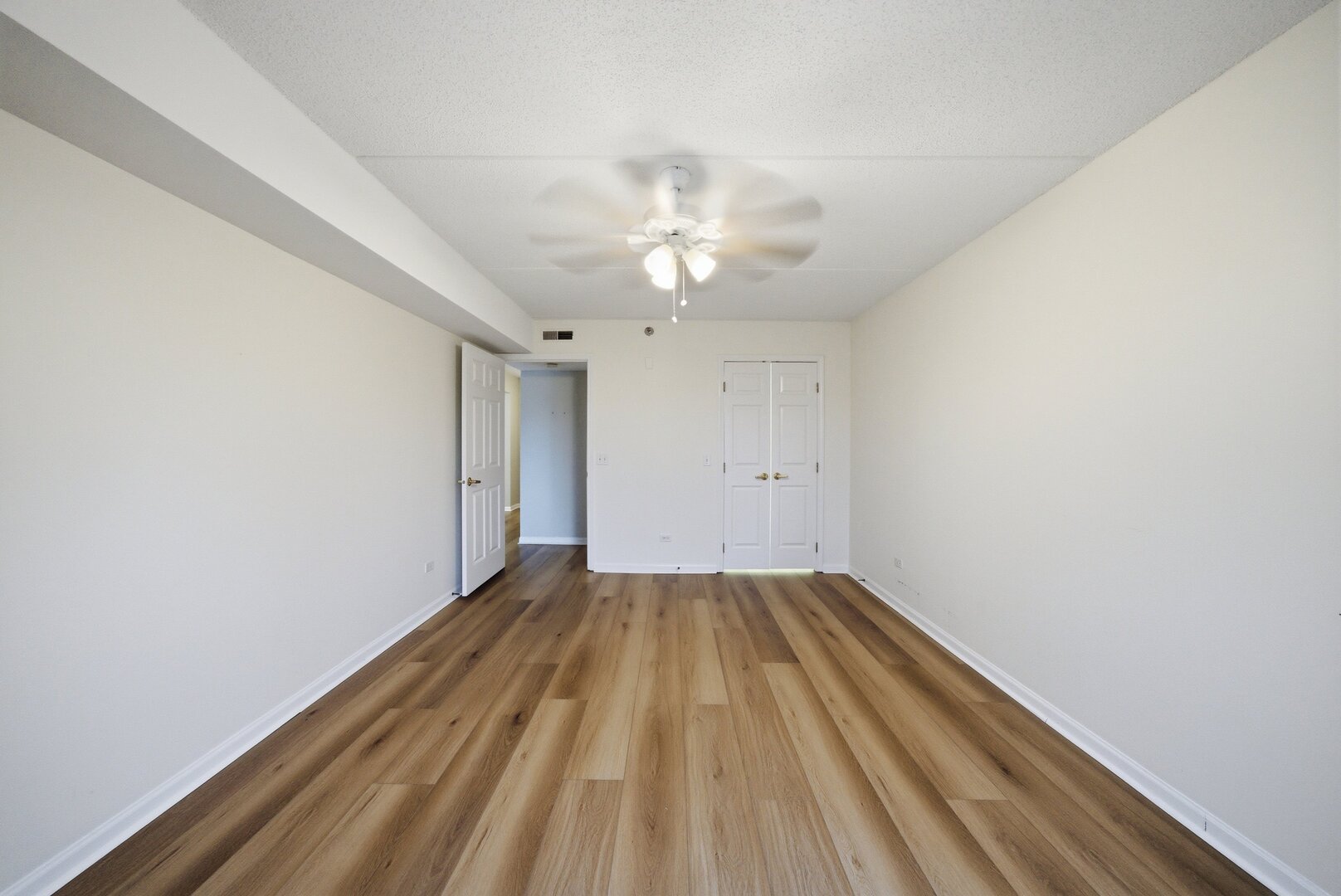 7081 W Touhy Ave #407 Niles, IL 60714