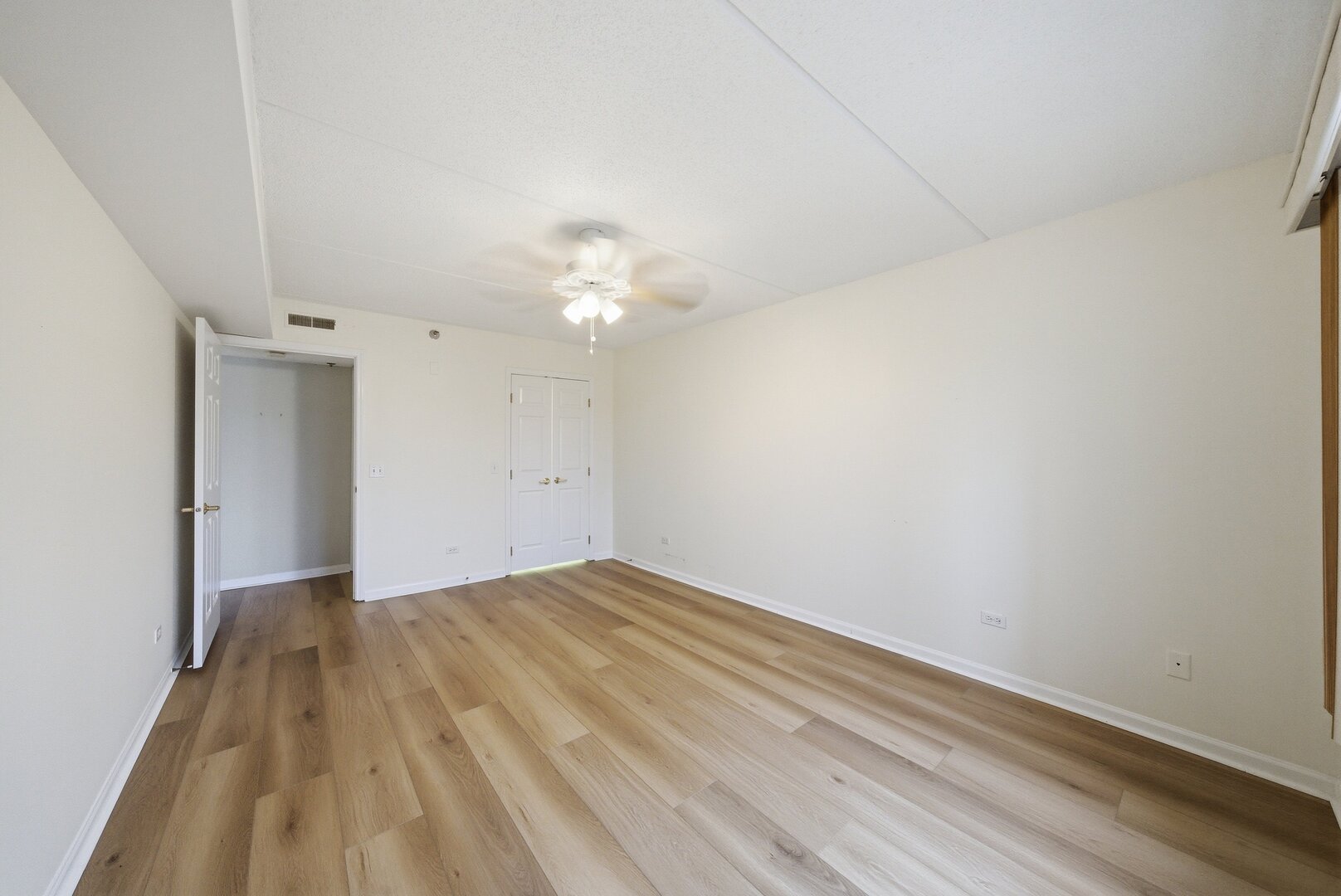 7081 W Touhy Ave #407 Niles, IL 60714