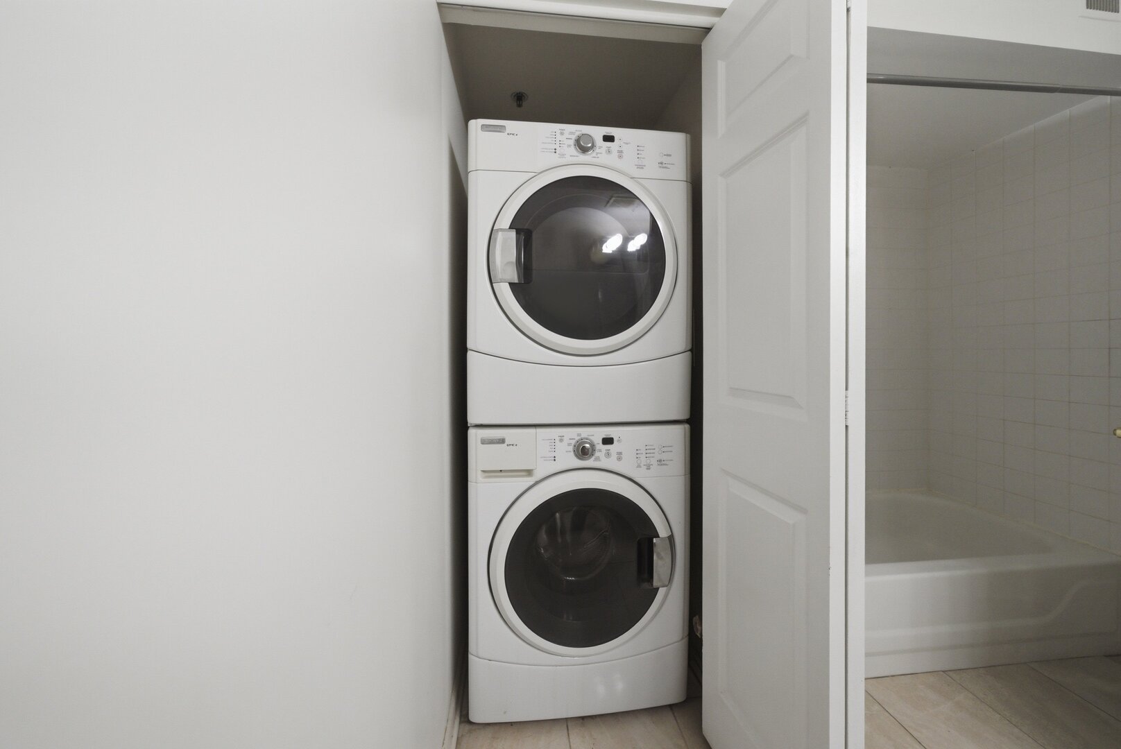 7081 W Touhy Ave #407 Niles, IL 60714