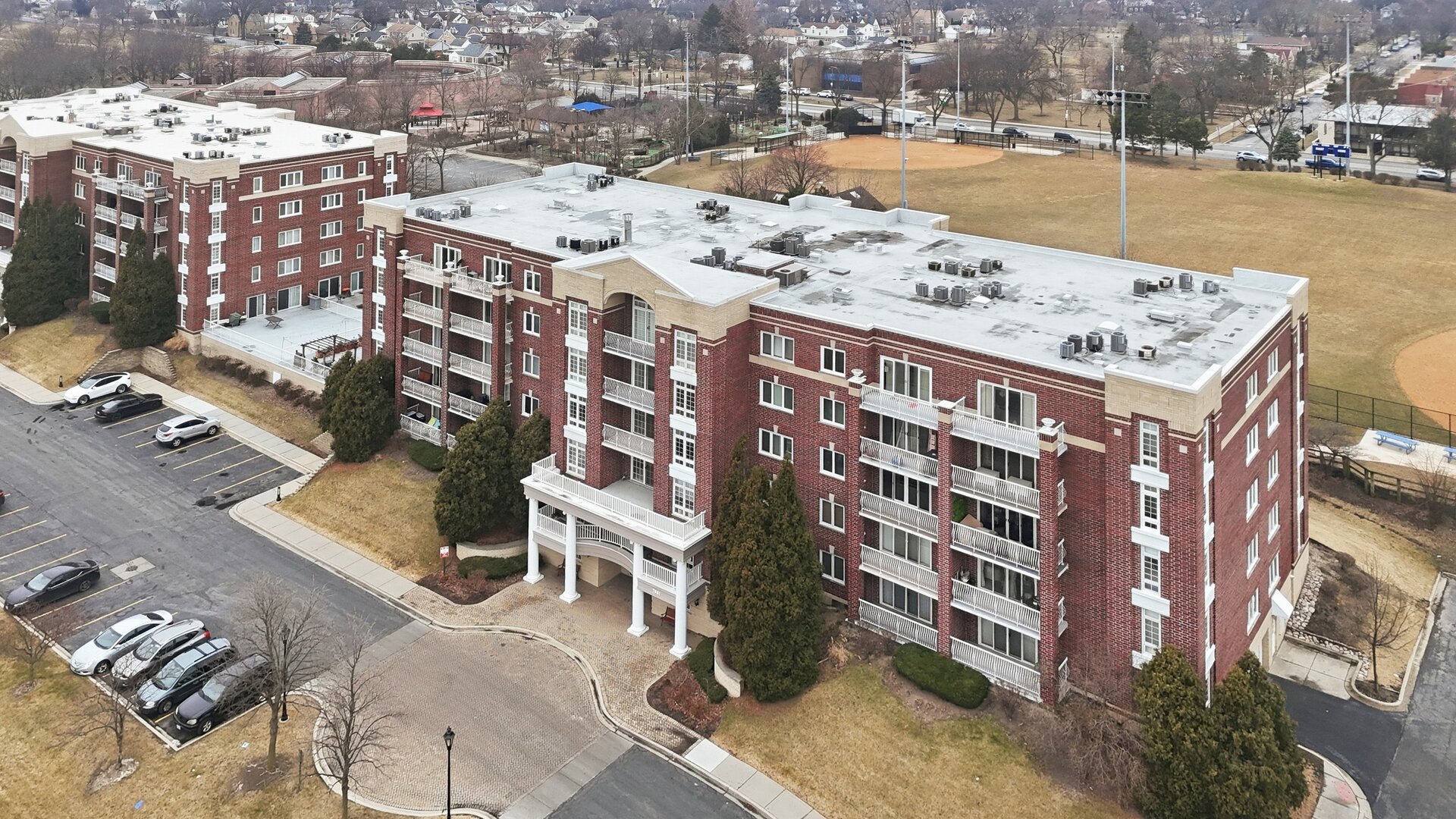 7081 W Touhy Ave #407 Niles, IL 60714