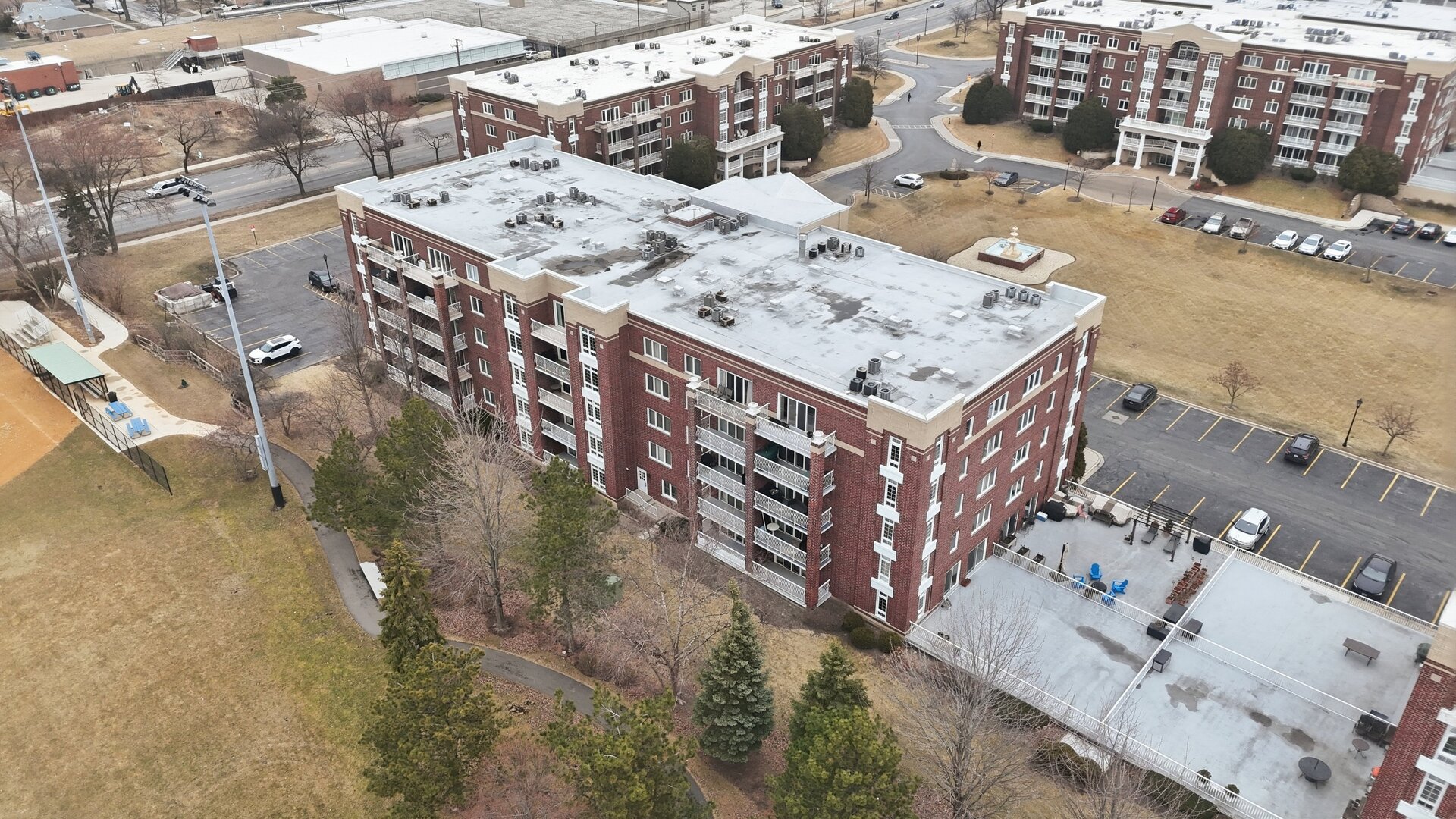 7081 W Touhy Ave #407 Niles, IL 60714