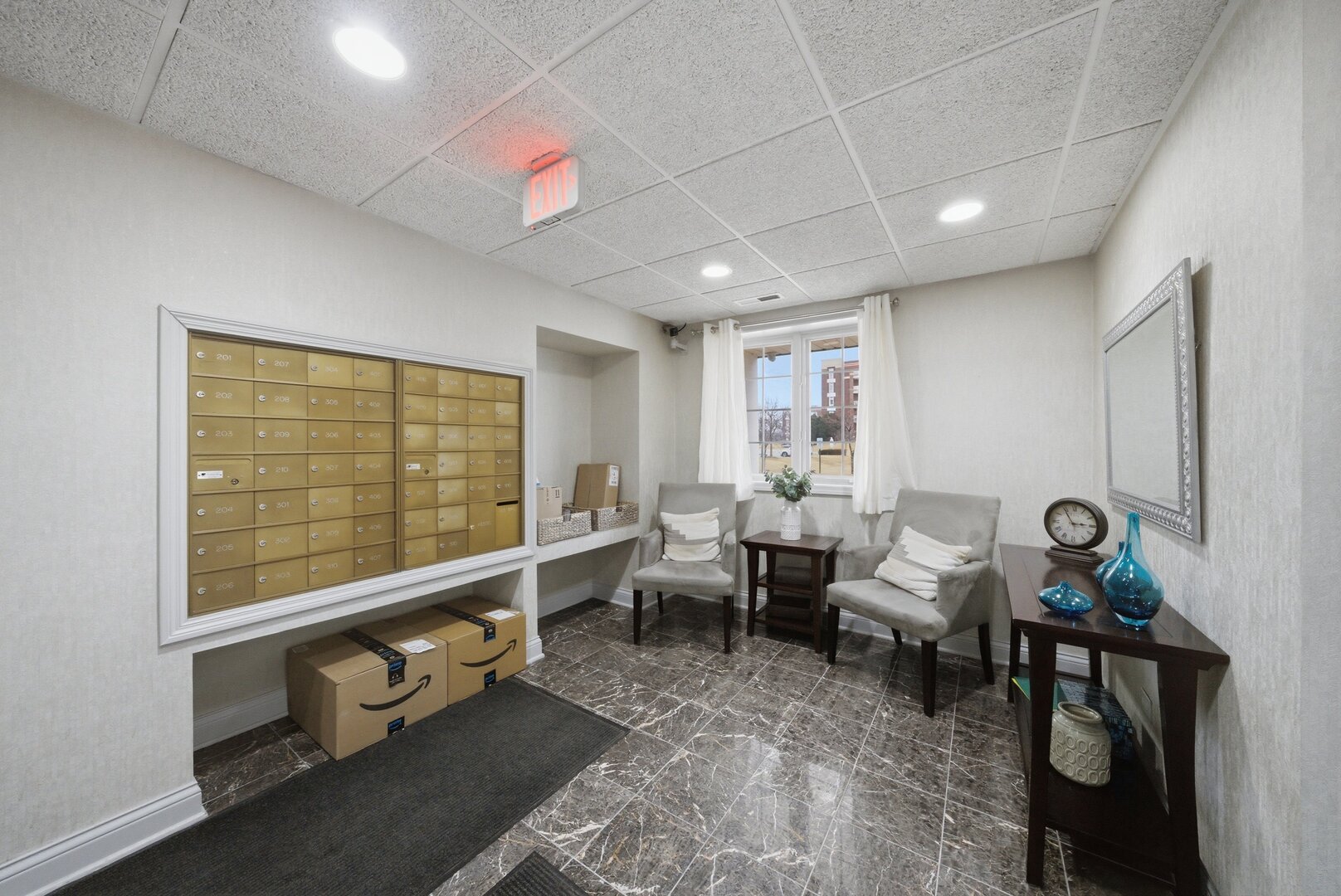 7081 W Touhy Ave #407 Niles, IL 60714