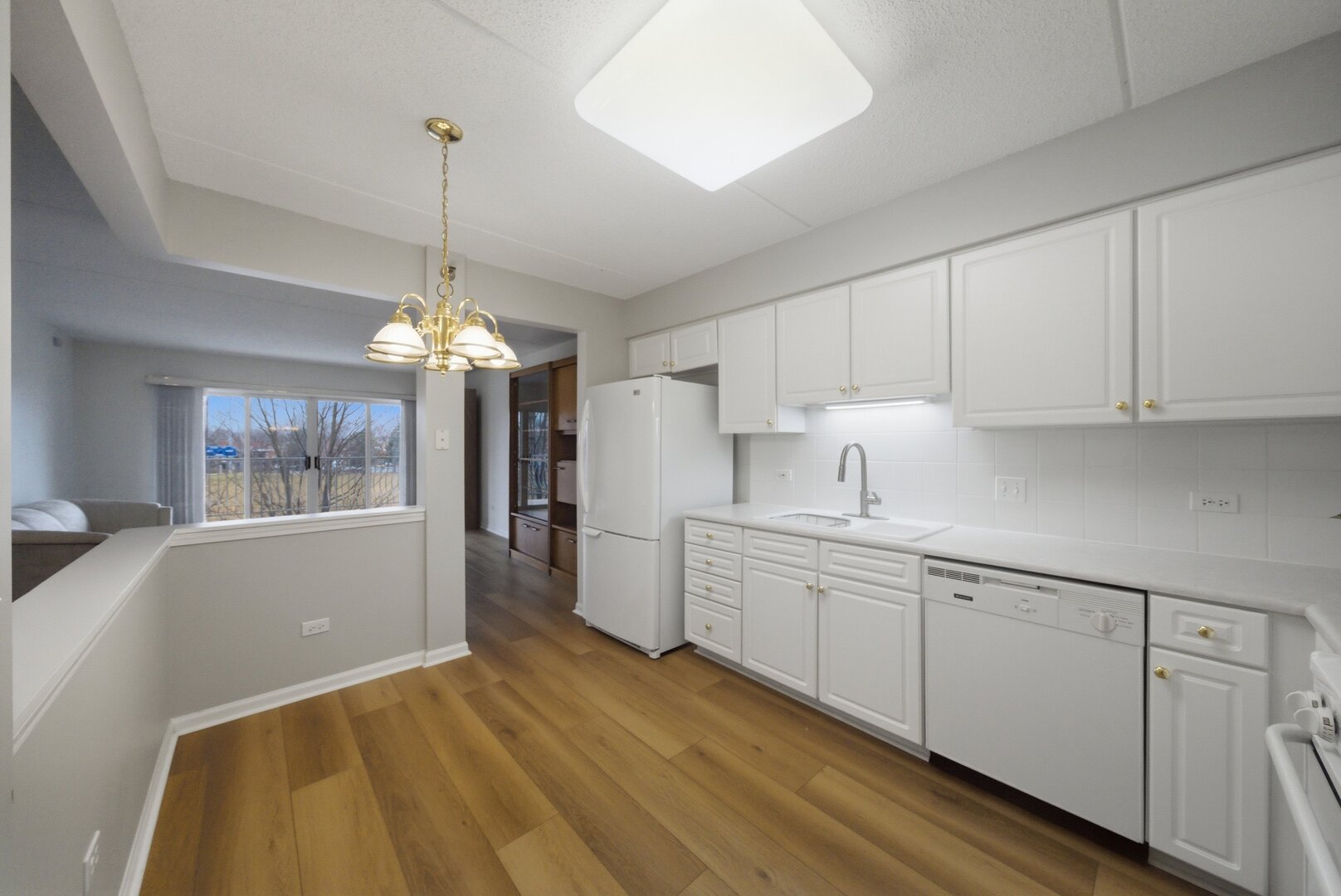 7081 W Touhy Ave #407 Niles, IL 60714