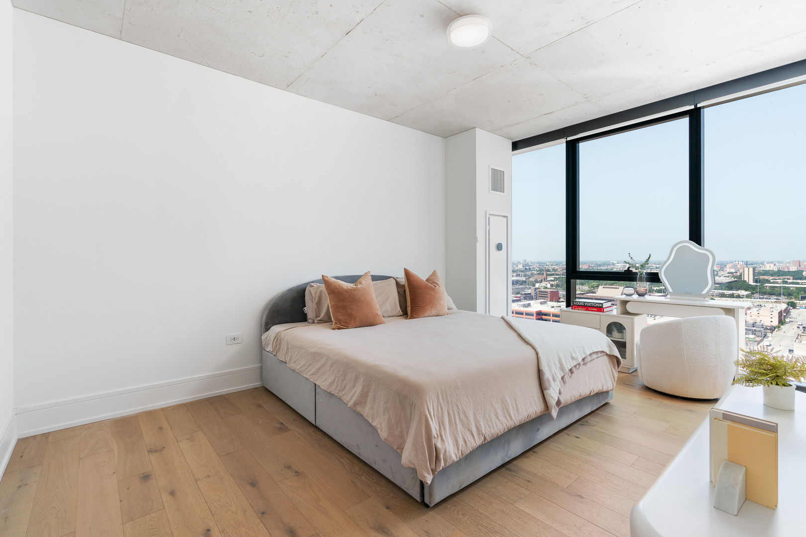 234 W Polk St #2402 Chicago, IL 60607