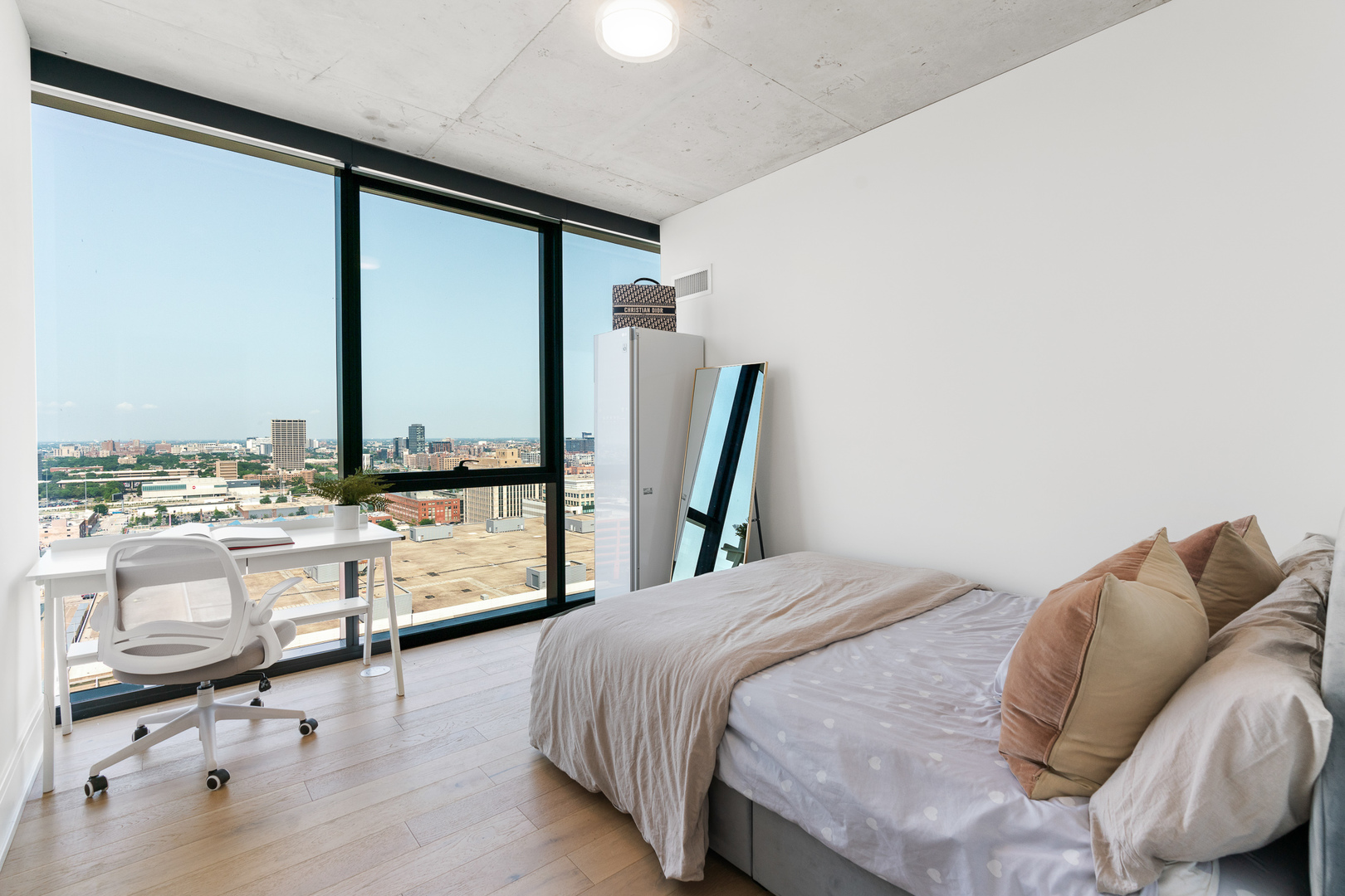 234 W Polk St #2402 Chicago, IL 60607