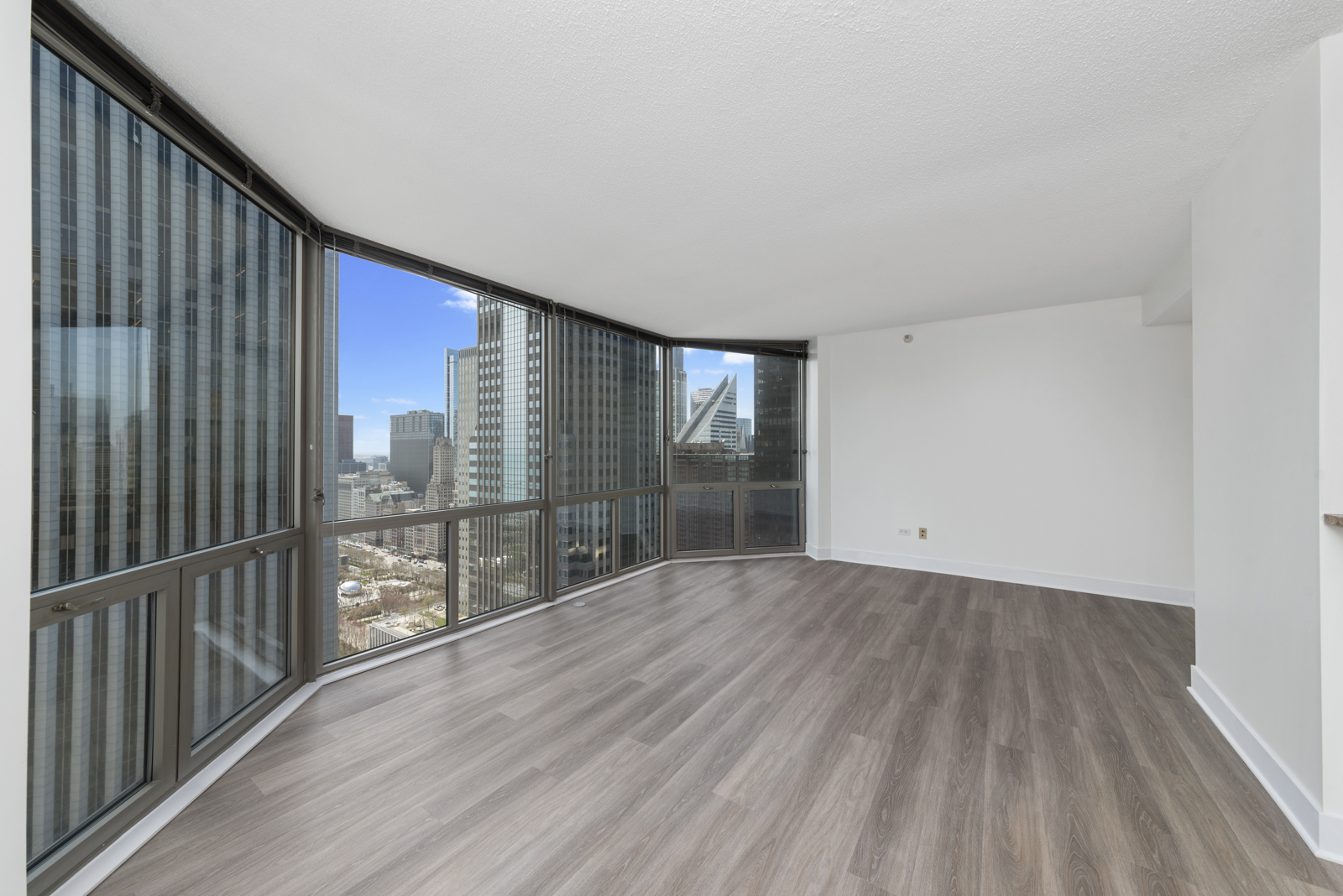 222 N Columbus Dr #3810