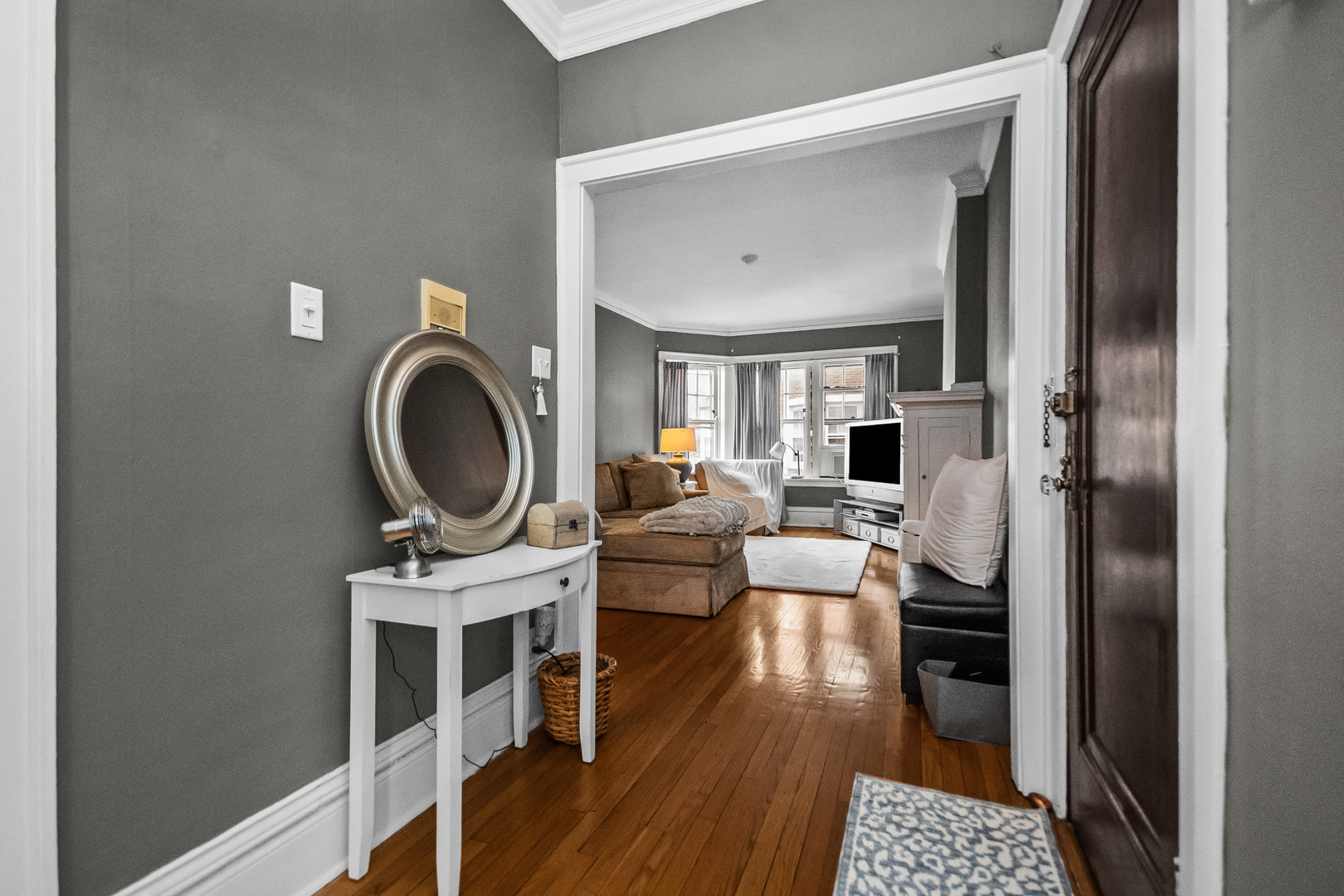 212 N Oak Park Ave #2EE Oak Park, IL 60302