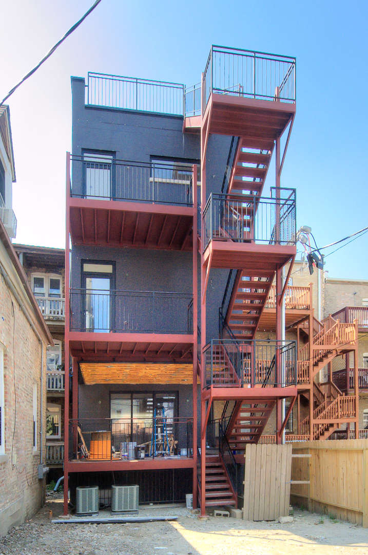 1325 N Artesian Ave #PH Chicago, IL 60622