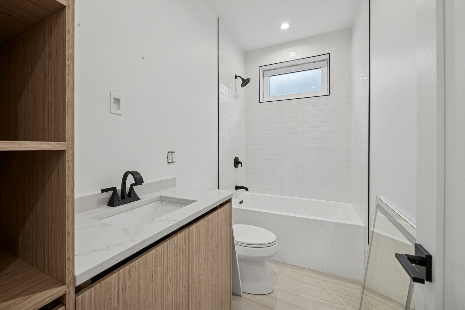 1325 N Artesian Ave #PH Chicago, IL 60622