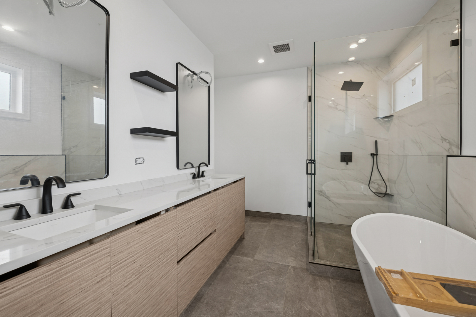 1325 N Artesian Ave #PH Chicago, IL 60622