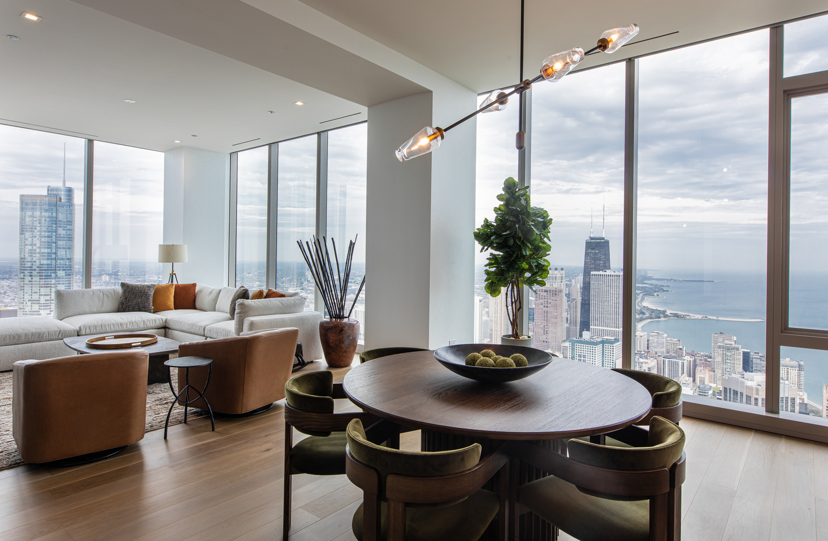 363 E Wacker Dr #8601 Chicago, IL 60601