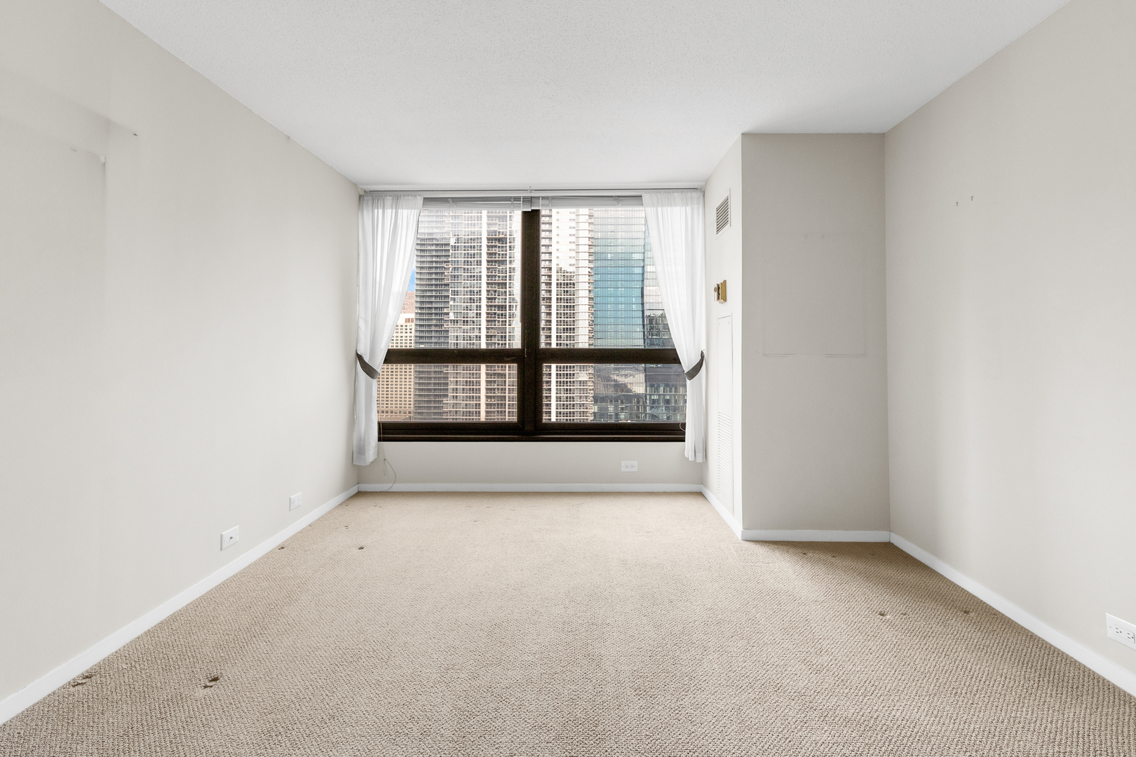 360 E Randolph St #2307 Chicago, IL 60601