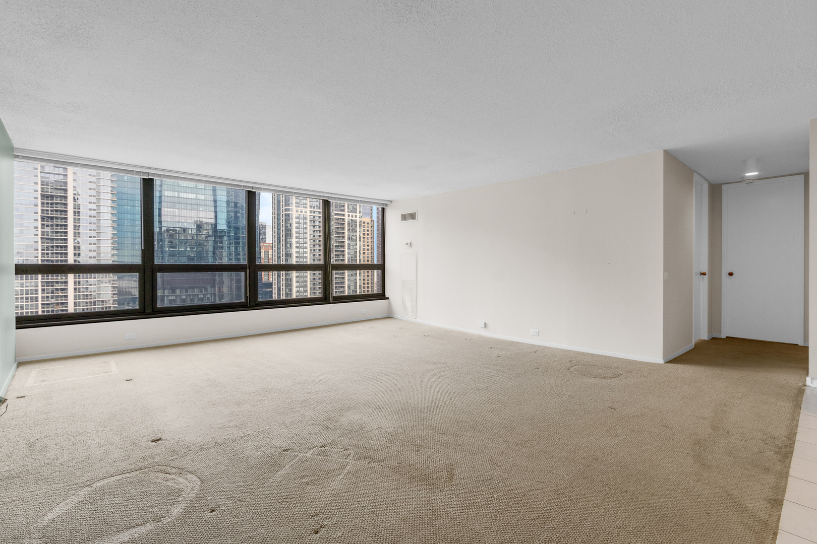 360 E Randolph St #2307 Chicago, IL 60601