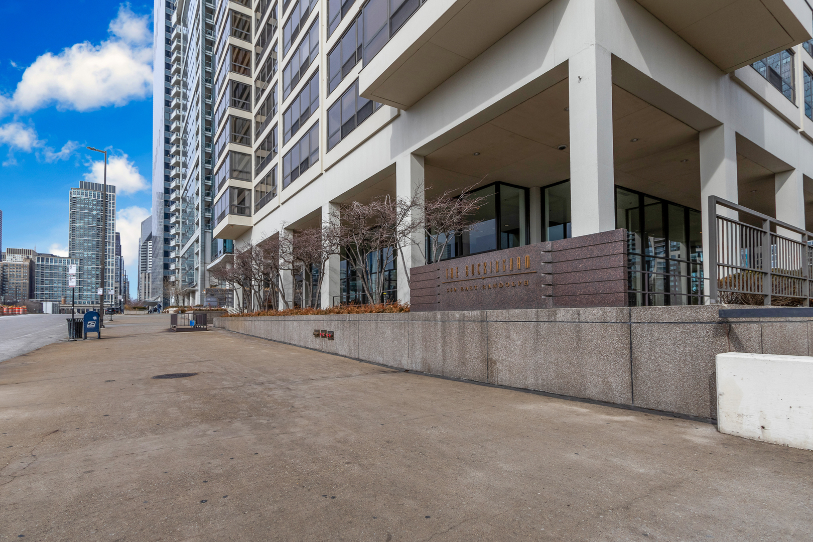360 E Randolph St #2307 Chicago, IL 60601