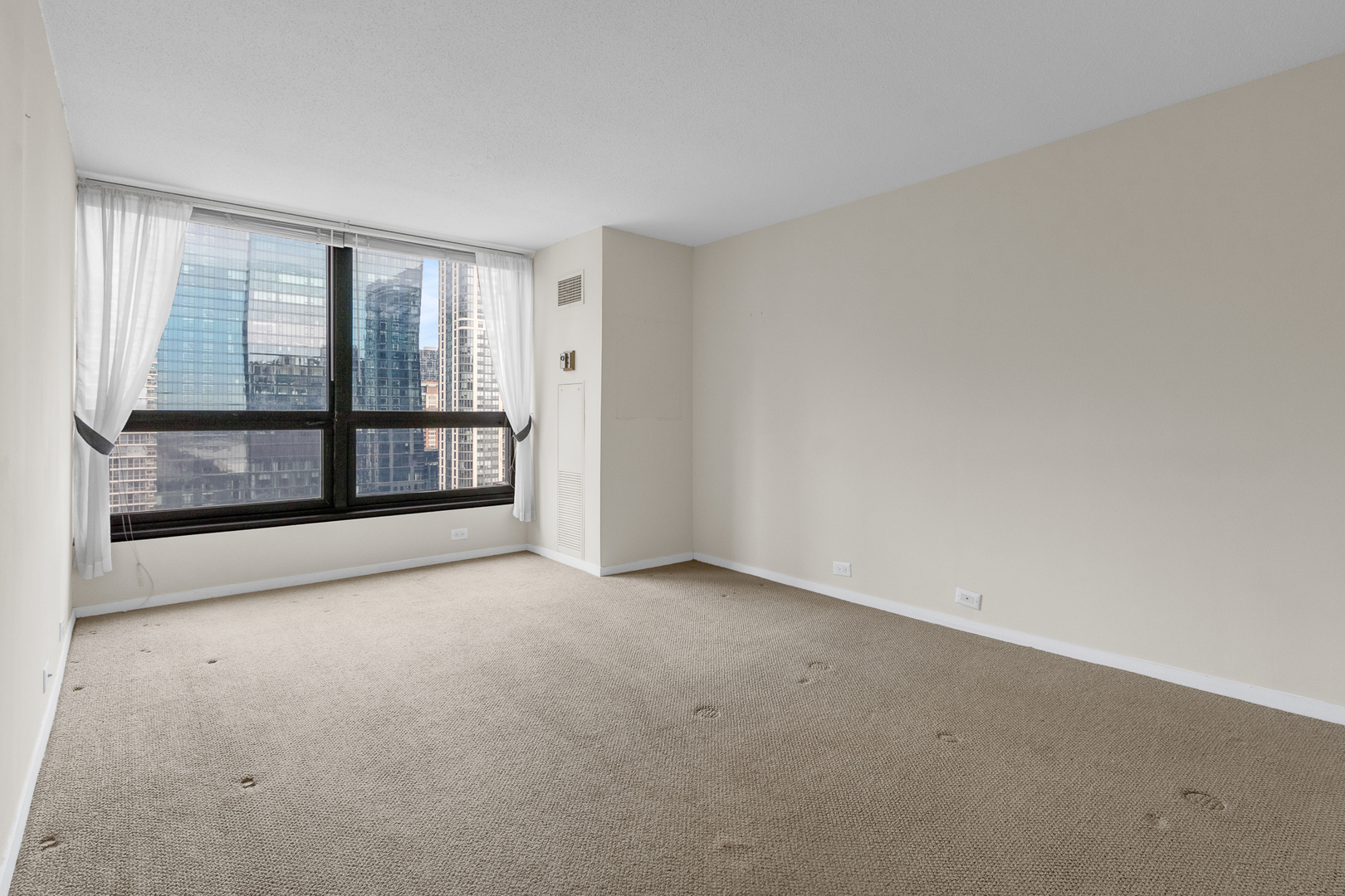 360 E Randolph St #2307 Chicago, IL 60601