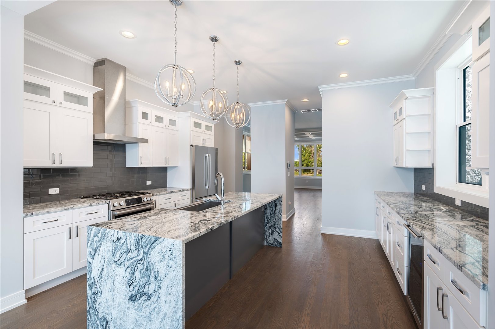 6241 S Woodlawn Ave Chicago, IL 60637