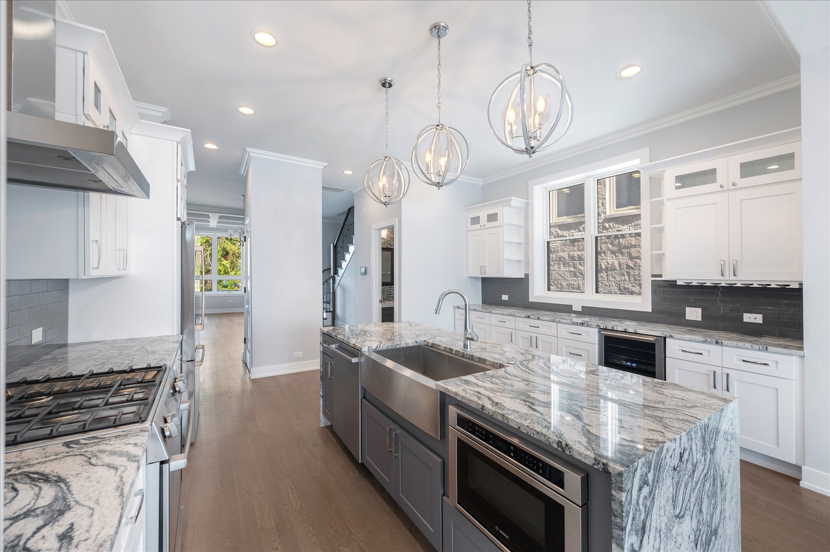 6241 S Woodlawn Ave Chicago, IL 60637