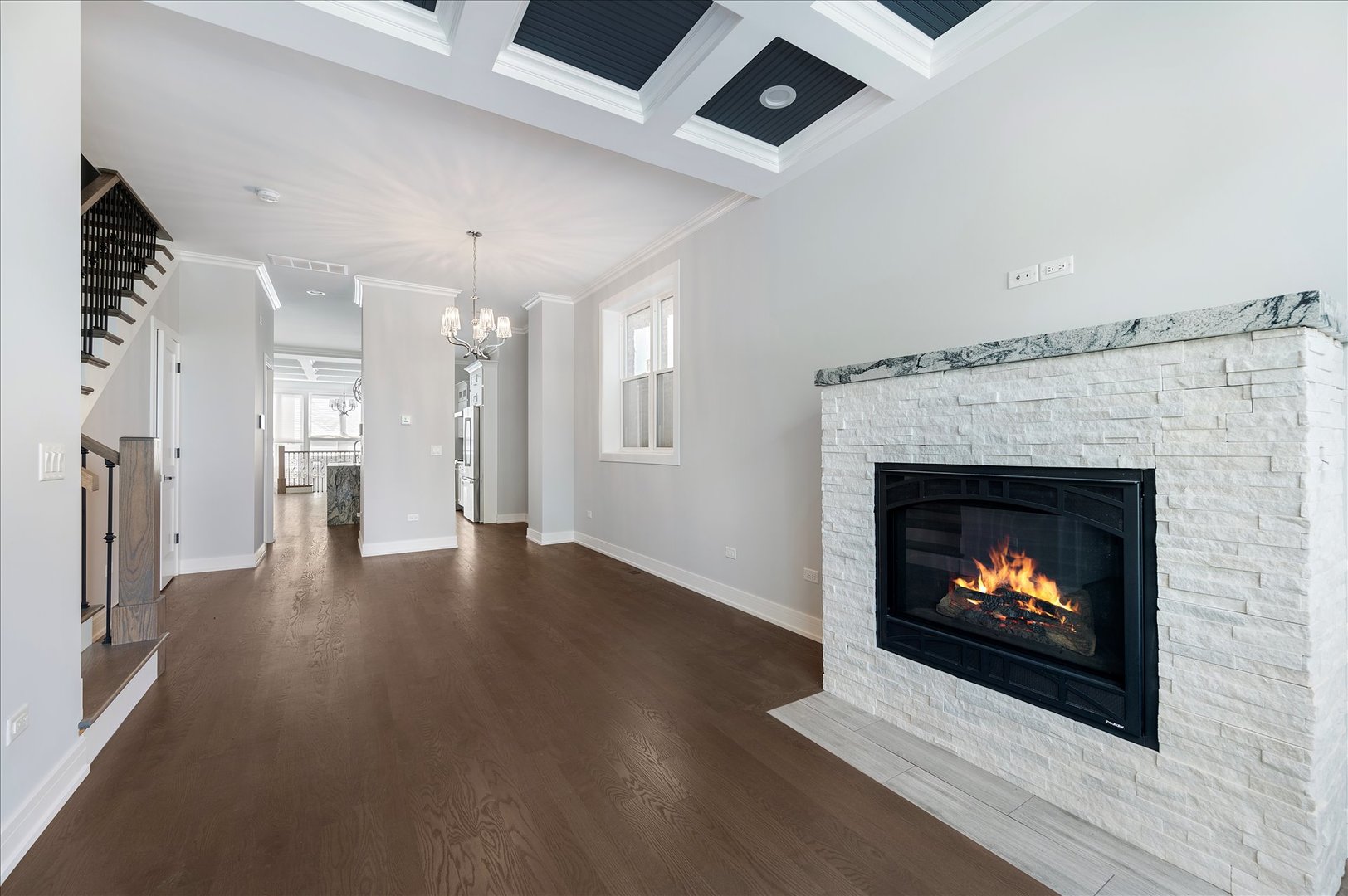 6241 S Woodlawn Ave Chicago, IL 60637