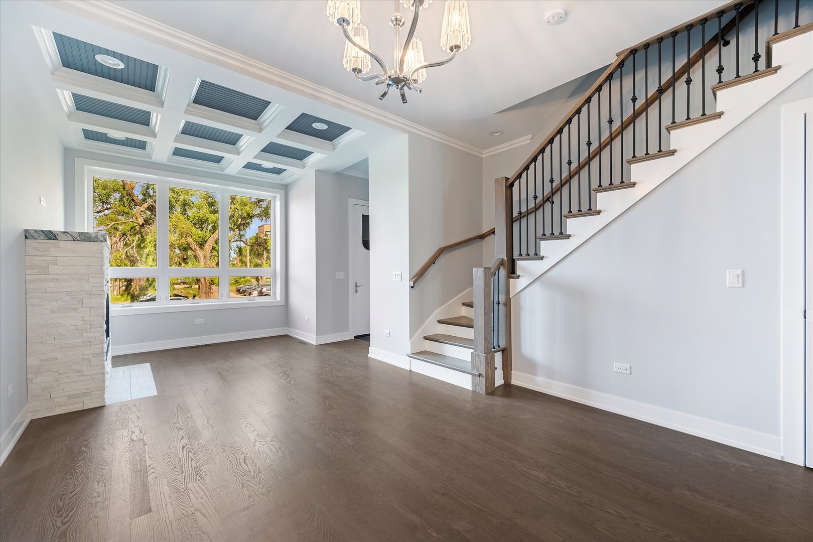 6241 S Woodlawn Ave Chicago, IL 60637