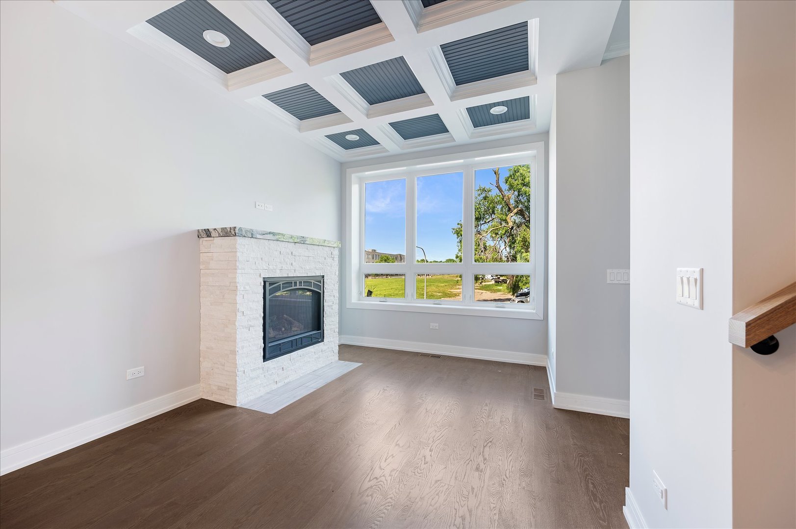 6241 S Woodlawn Ave Chicago, IL 60637