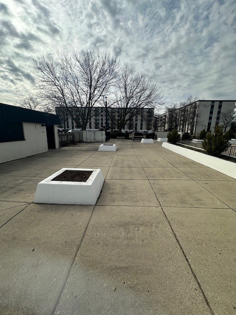 9098 W Ter Dr #3-I Niles, IL 60714