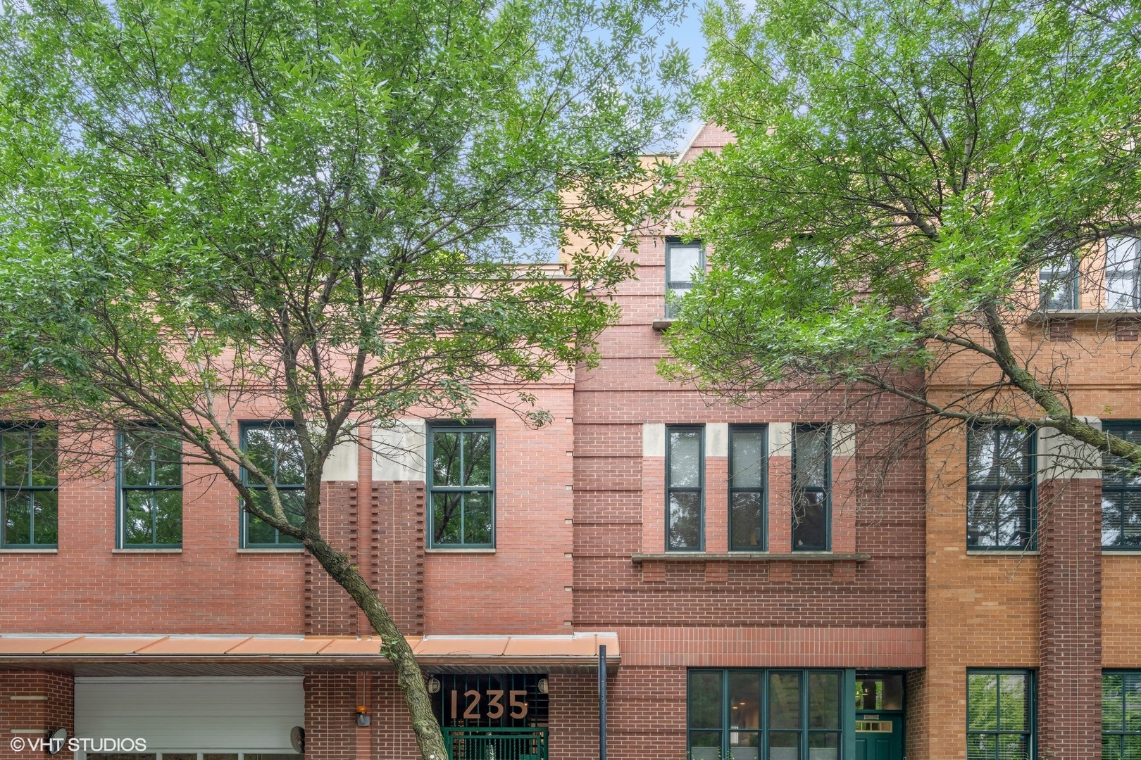 1235 W George St #215