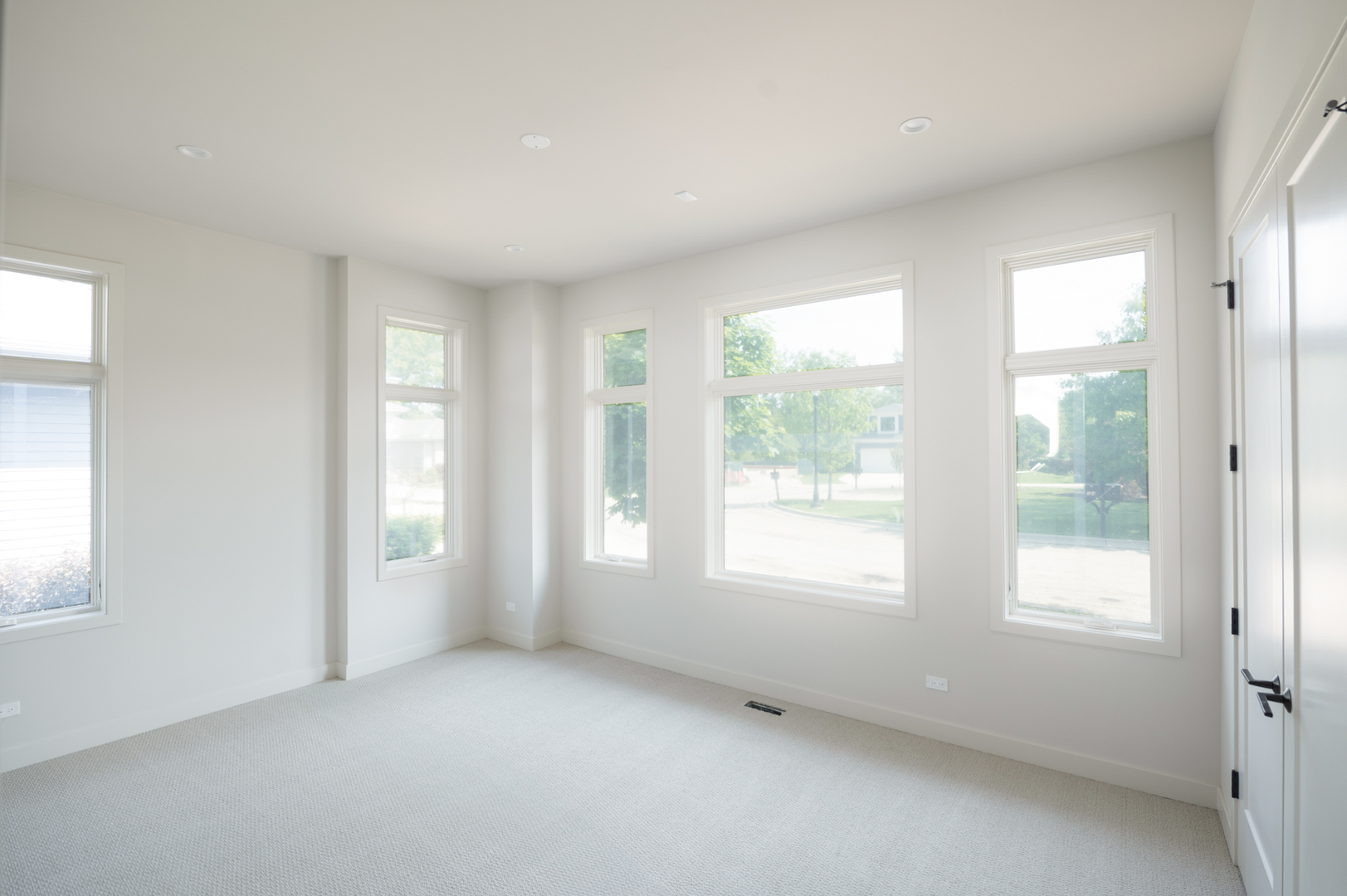 8 Heritage Dr Highland Park, IL 60035