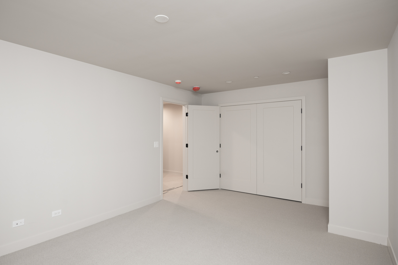 8 Heritage Dr Highland Park, IL 60035