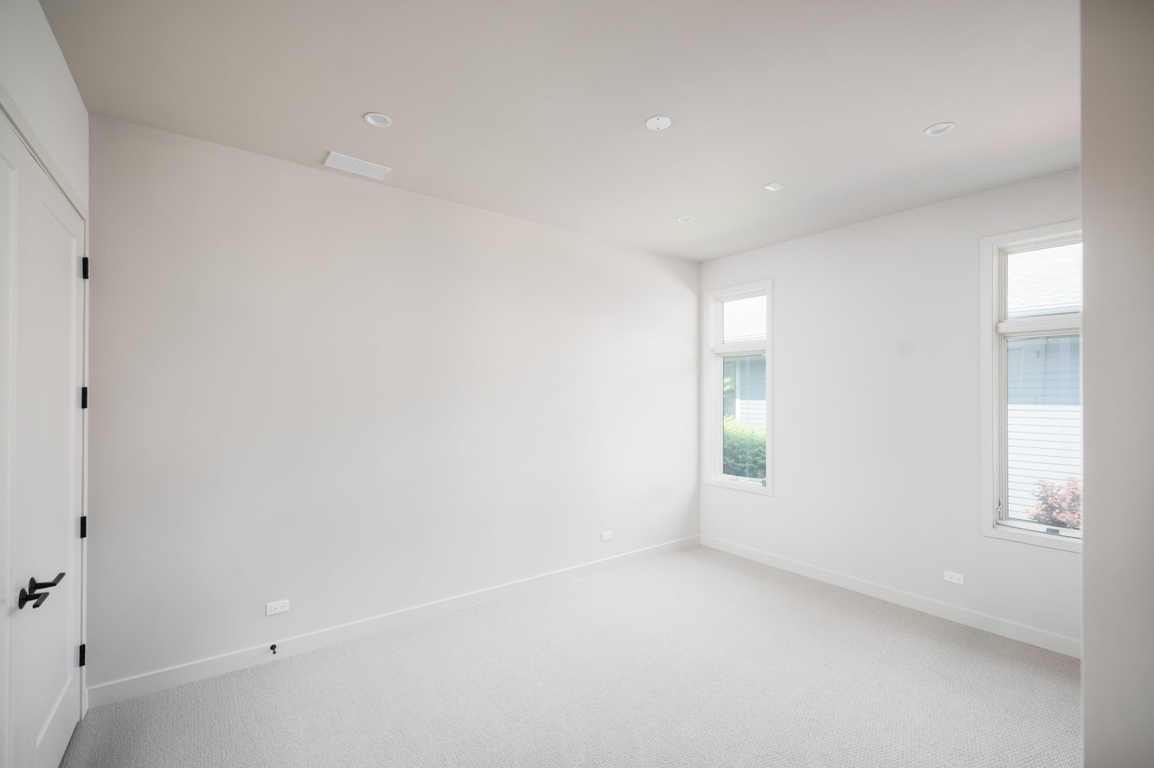 8 Heritage Dr Highland Park, IL 60035