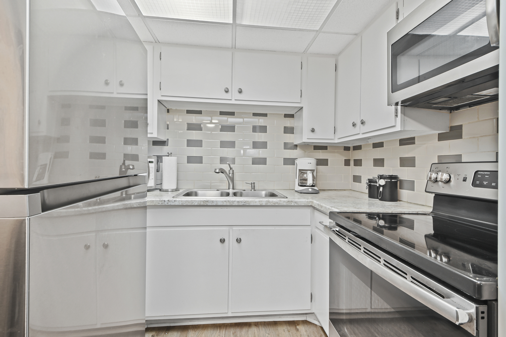 940 Holbrook Rd #8B Homewood, IL 60430