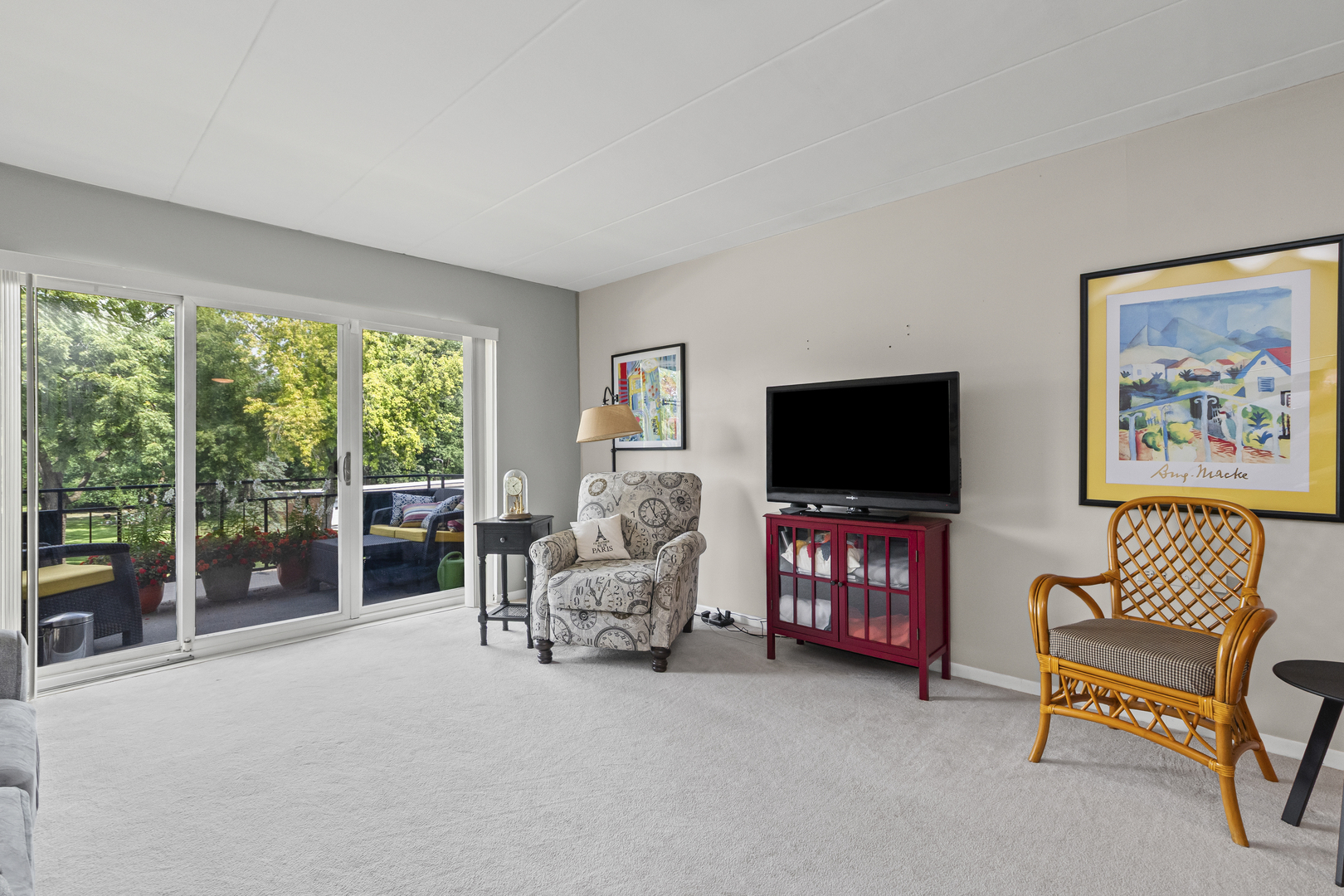 940 Holbrook Rd #8B Homewood, IL 60430