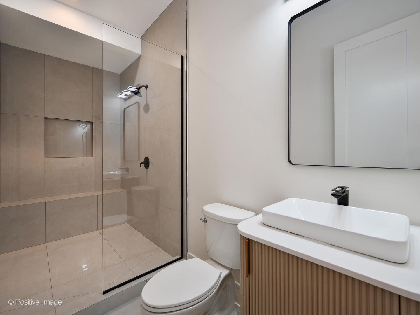 1916 N Hermitage Ave Chicago, IL 60622