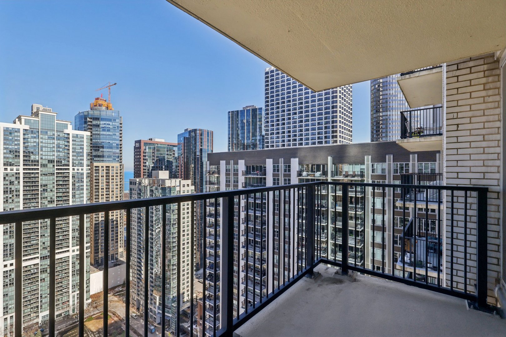 400 E Randolph St #3719-20 Chicago, IL 60601