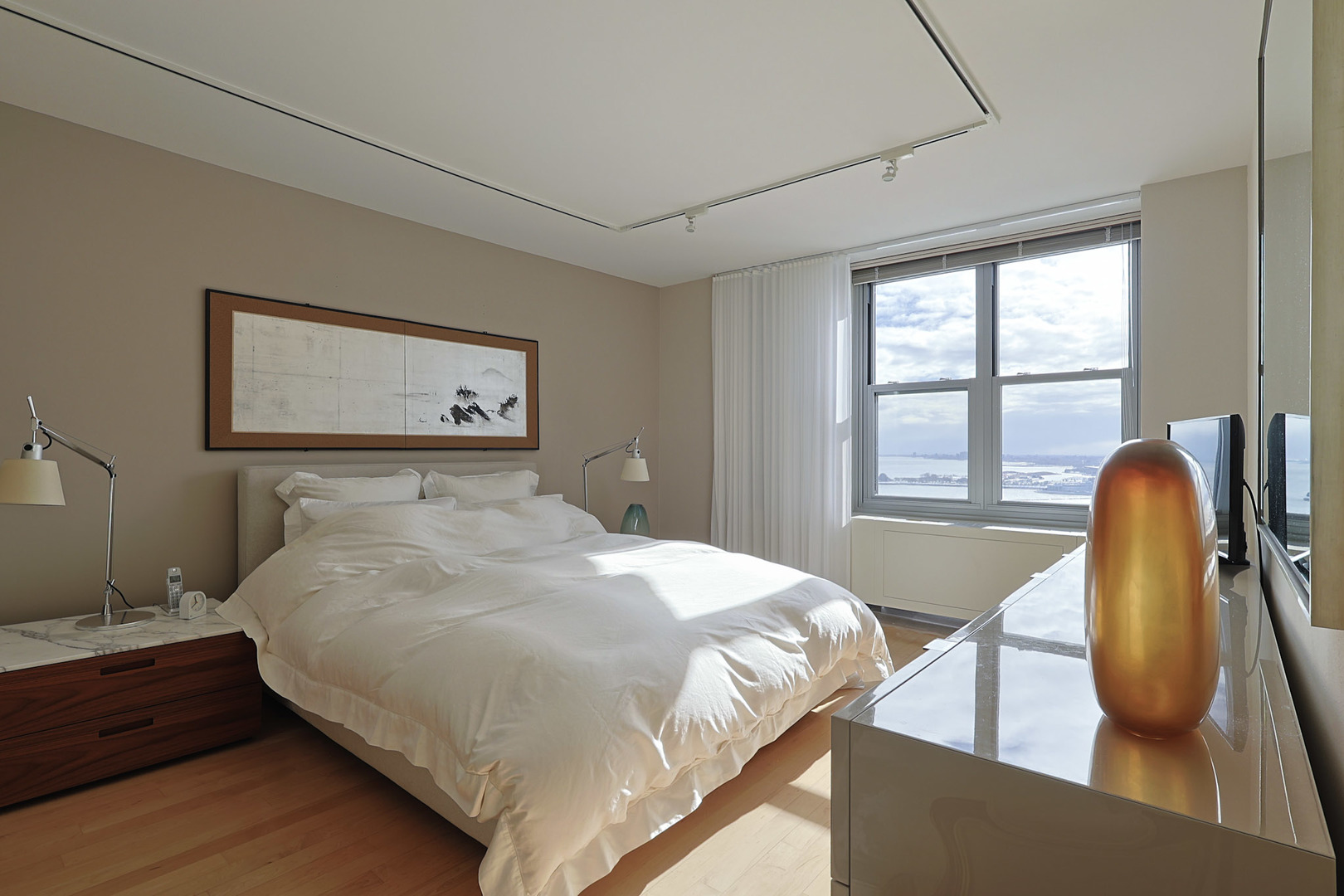 400 E Randolph St #3719-20 Chicago, IL 60601