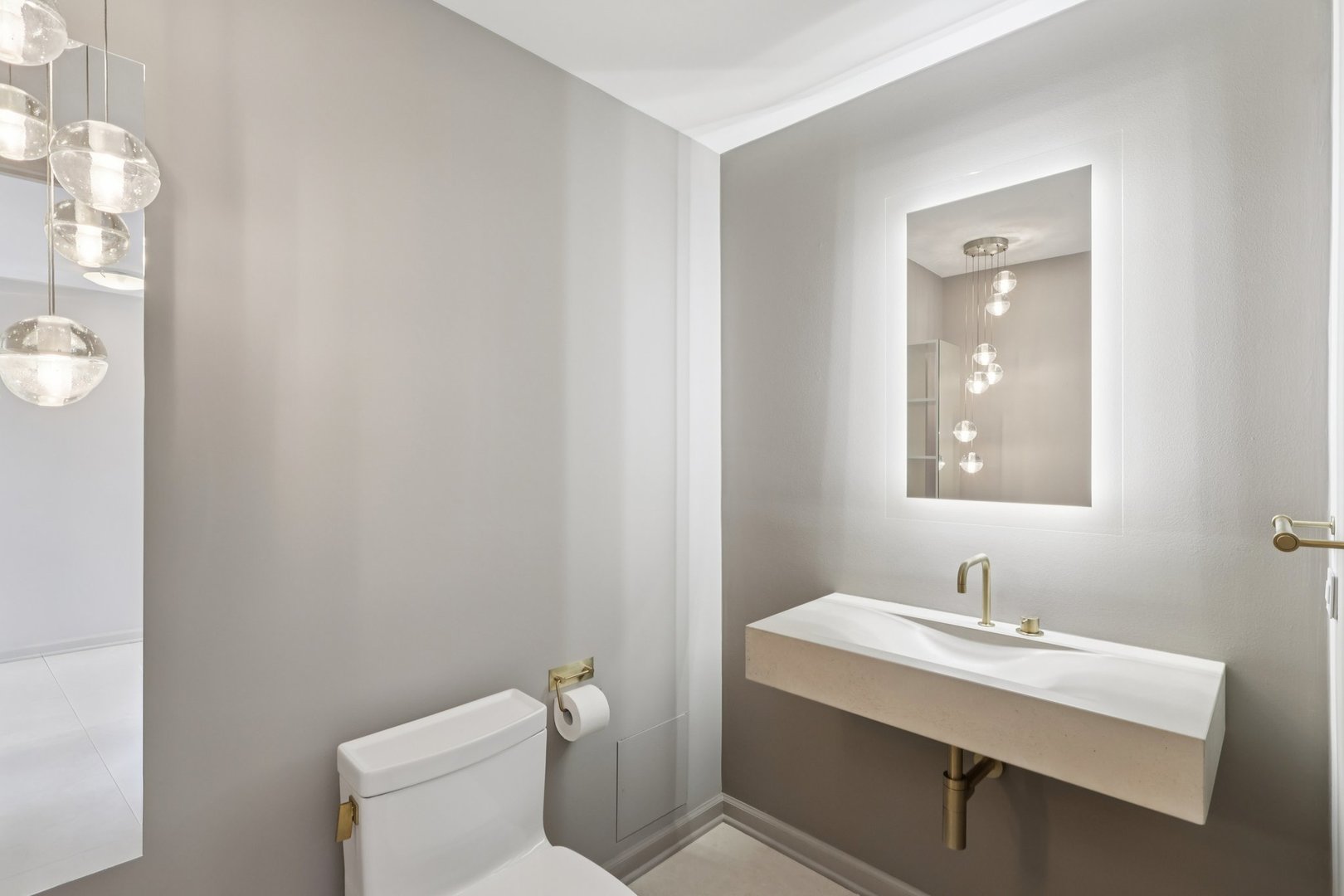 400 E Randolph St #3719-20 Chicago, IL 60601