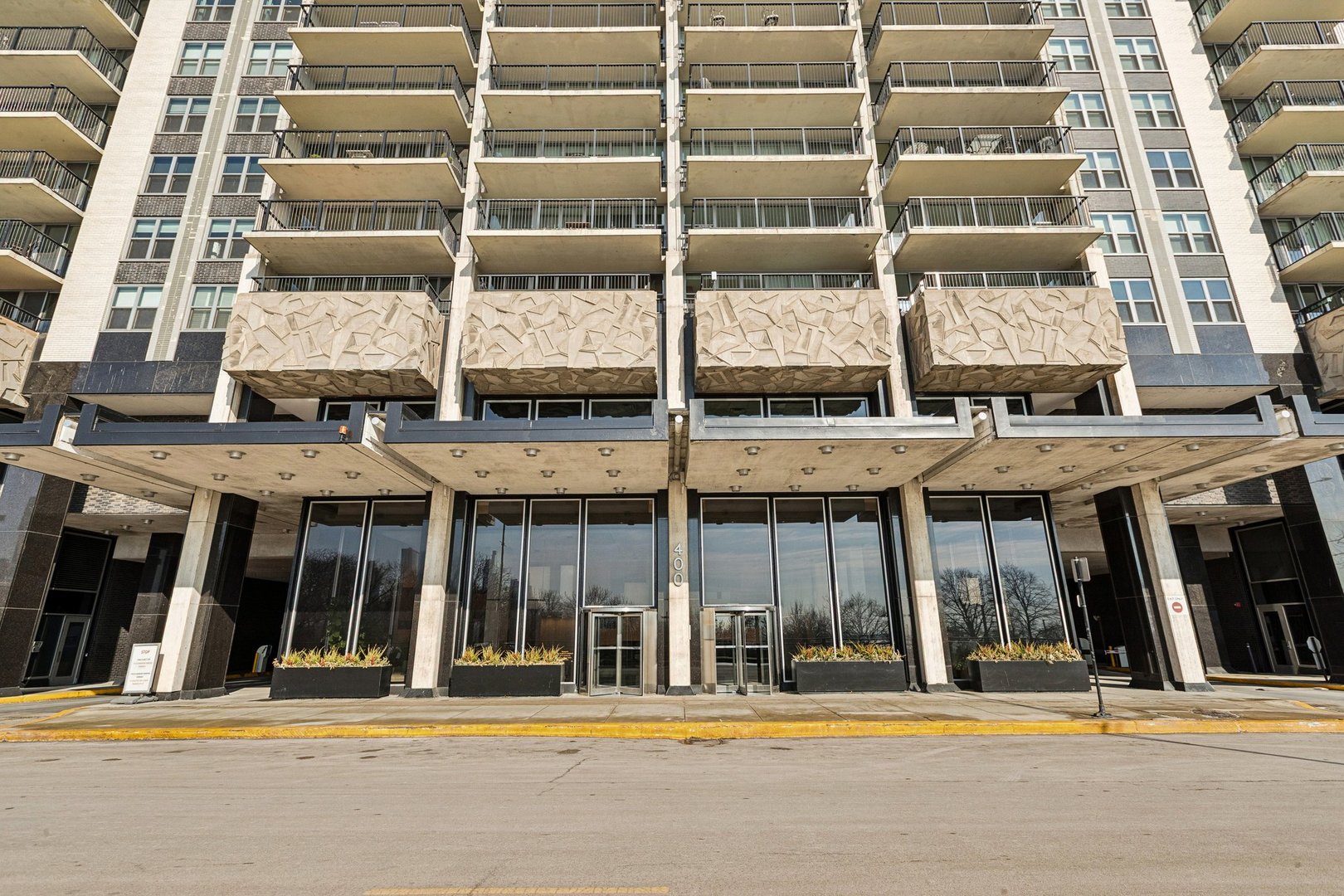 400 E Randolph St #3719-20 Chicago, IL 60601